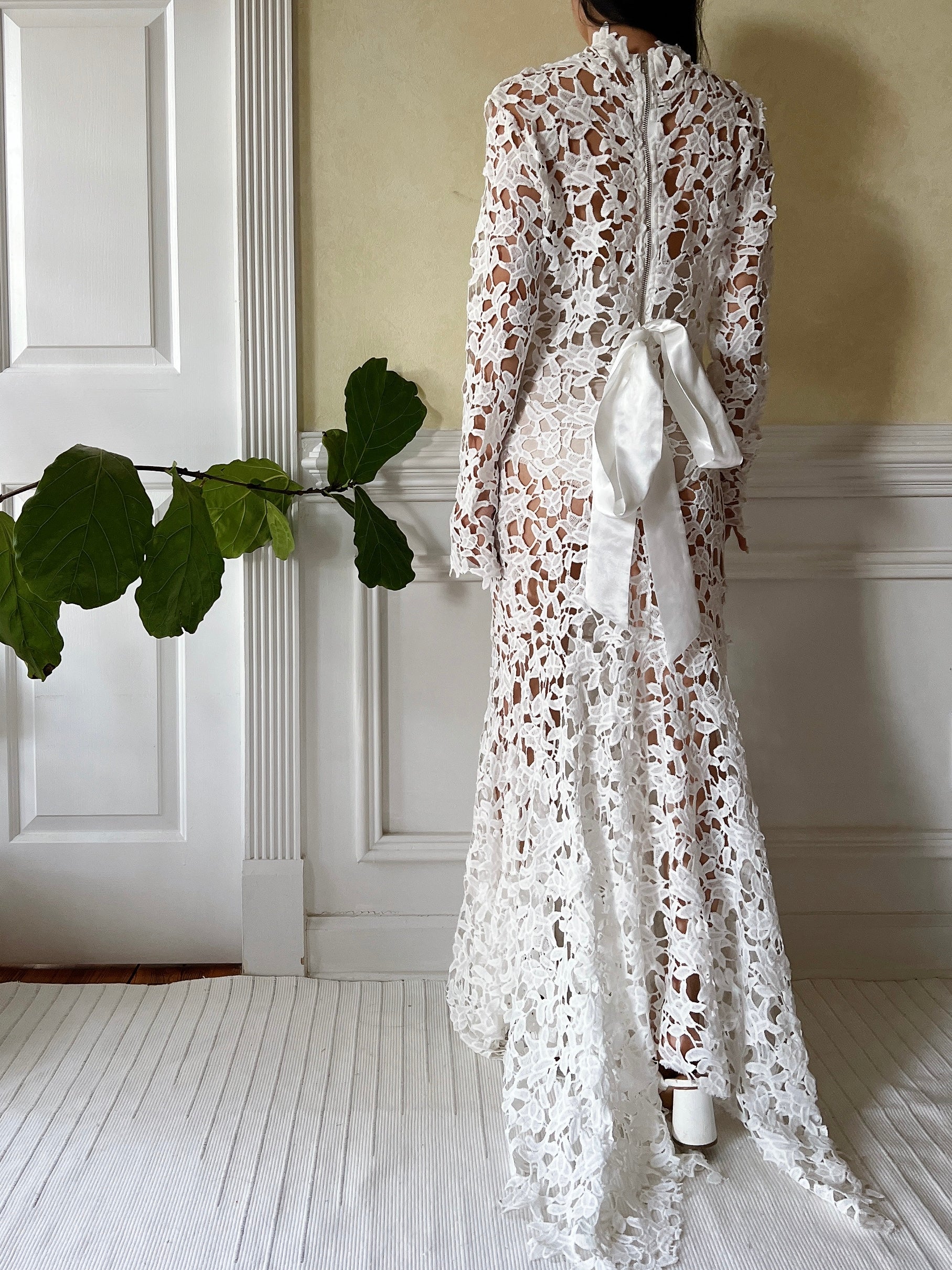 1990s High Neck Cutout Lace Dress - S-M