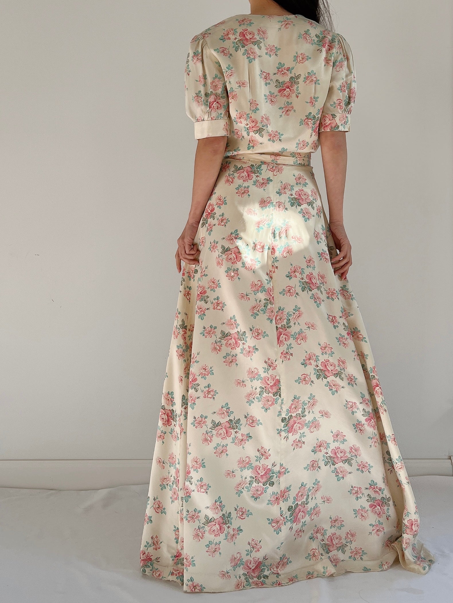 1940s Satin Floral Wrapper - S-M