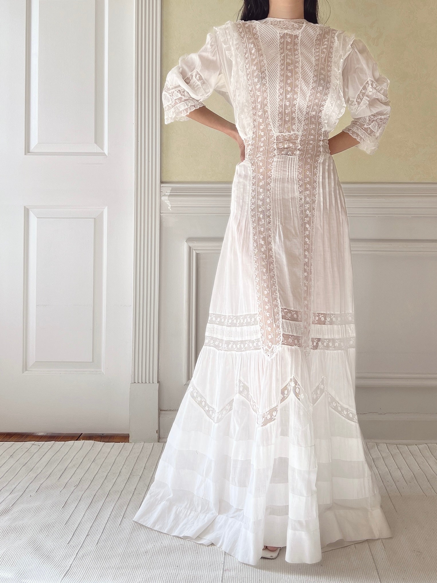 Antique Cotton and Lace Gown - S