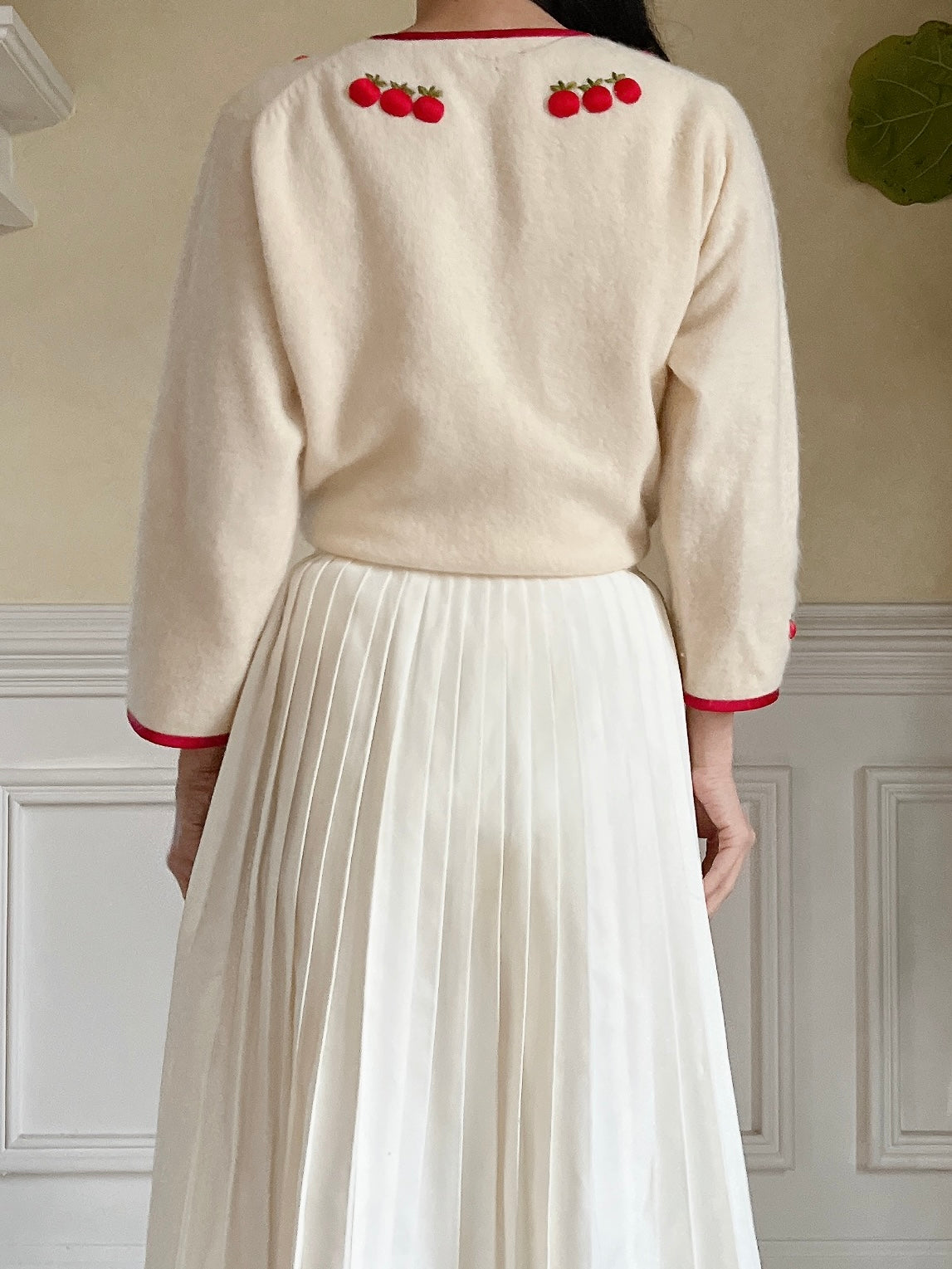 Vintage Cherry Embroidered Cardigan - S/M