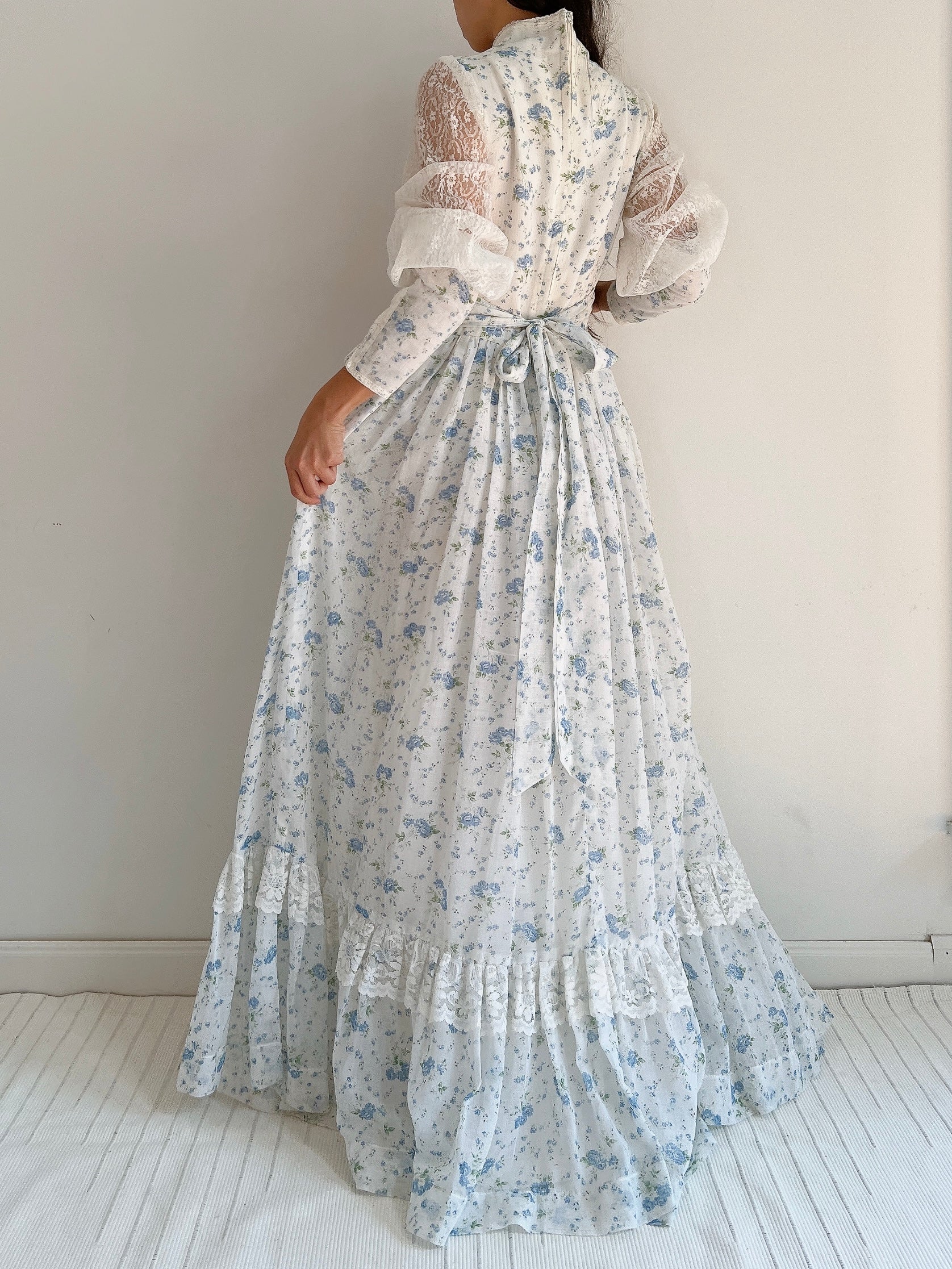 1970s Gunne Sax Puff Sleeves Cotton Dress - S-M
