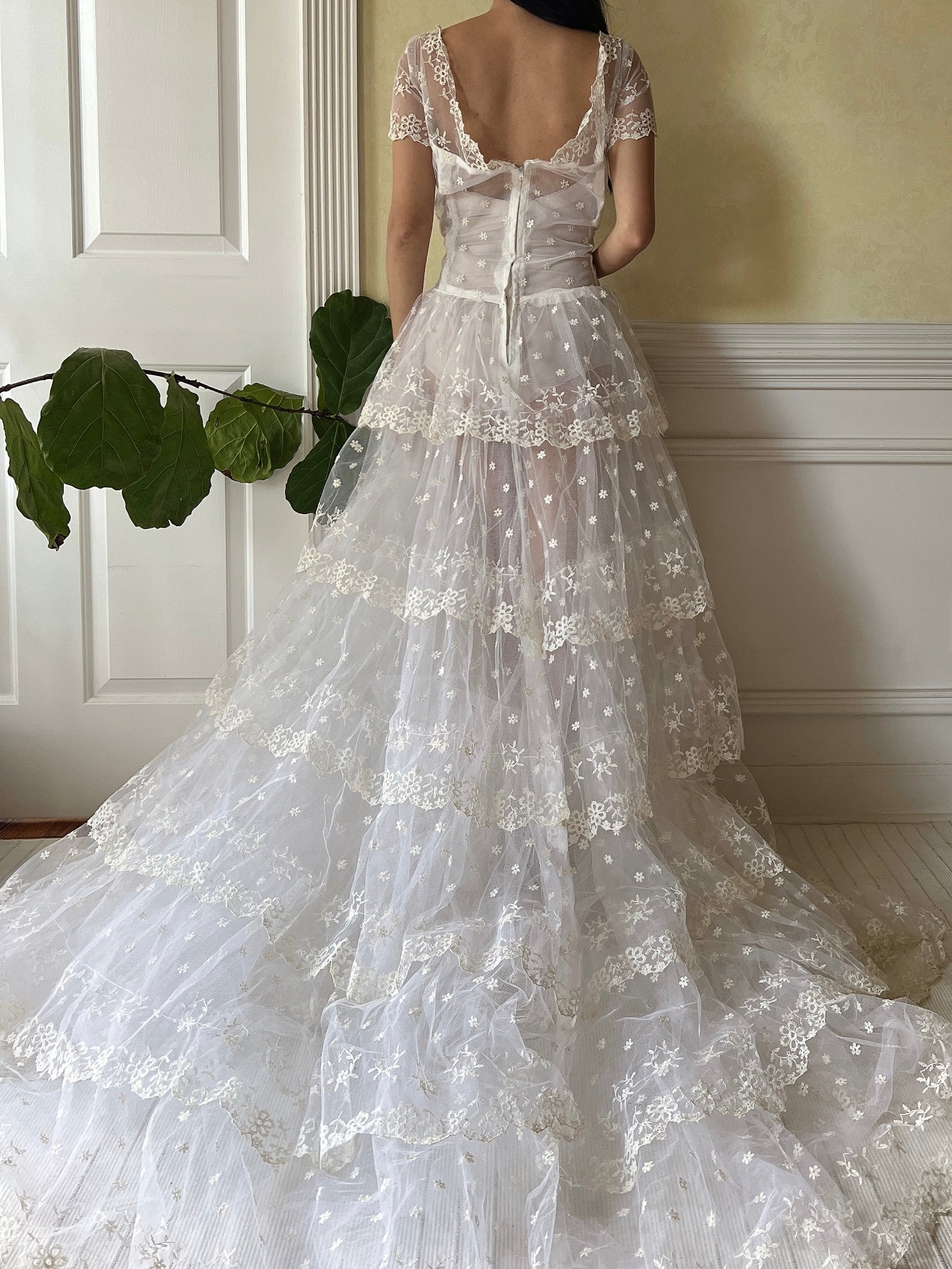 1950s Embroidered Tiered Tulle Gown - M