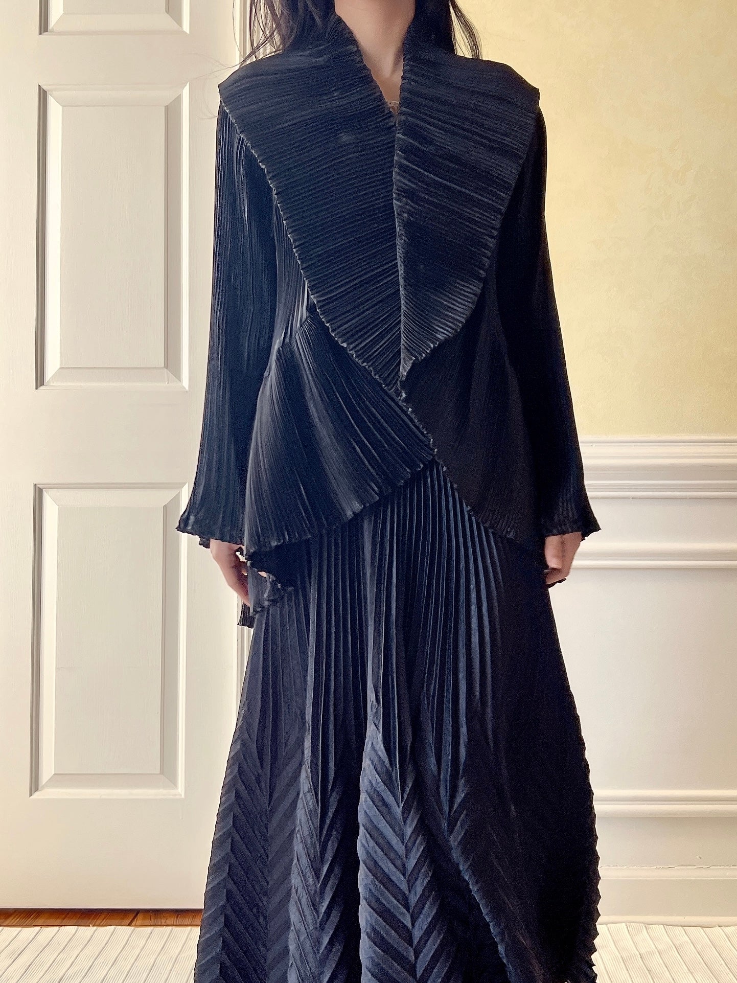 Vintage Black Ruffle Pleated Jacket - OSFM