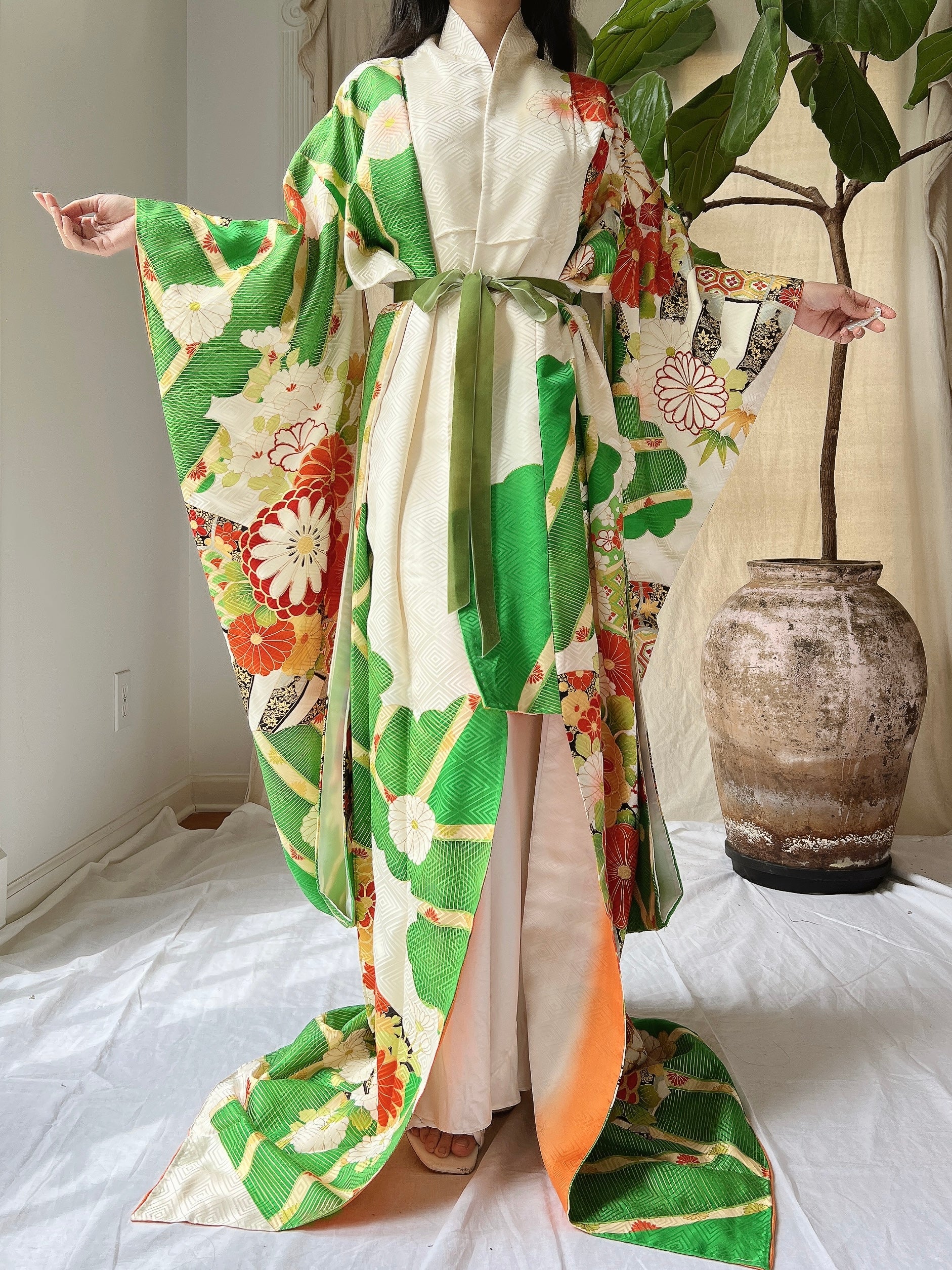 Vintage Silk Gold Painted Embroidered Kimono - OSFM