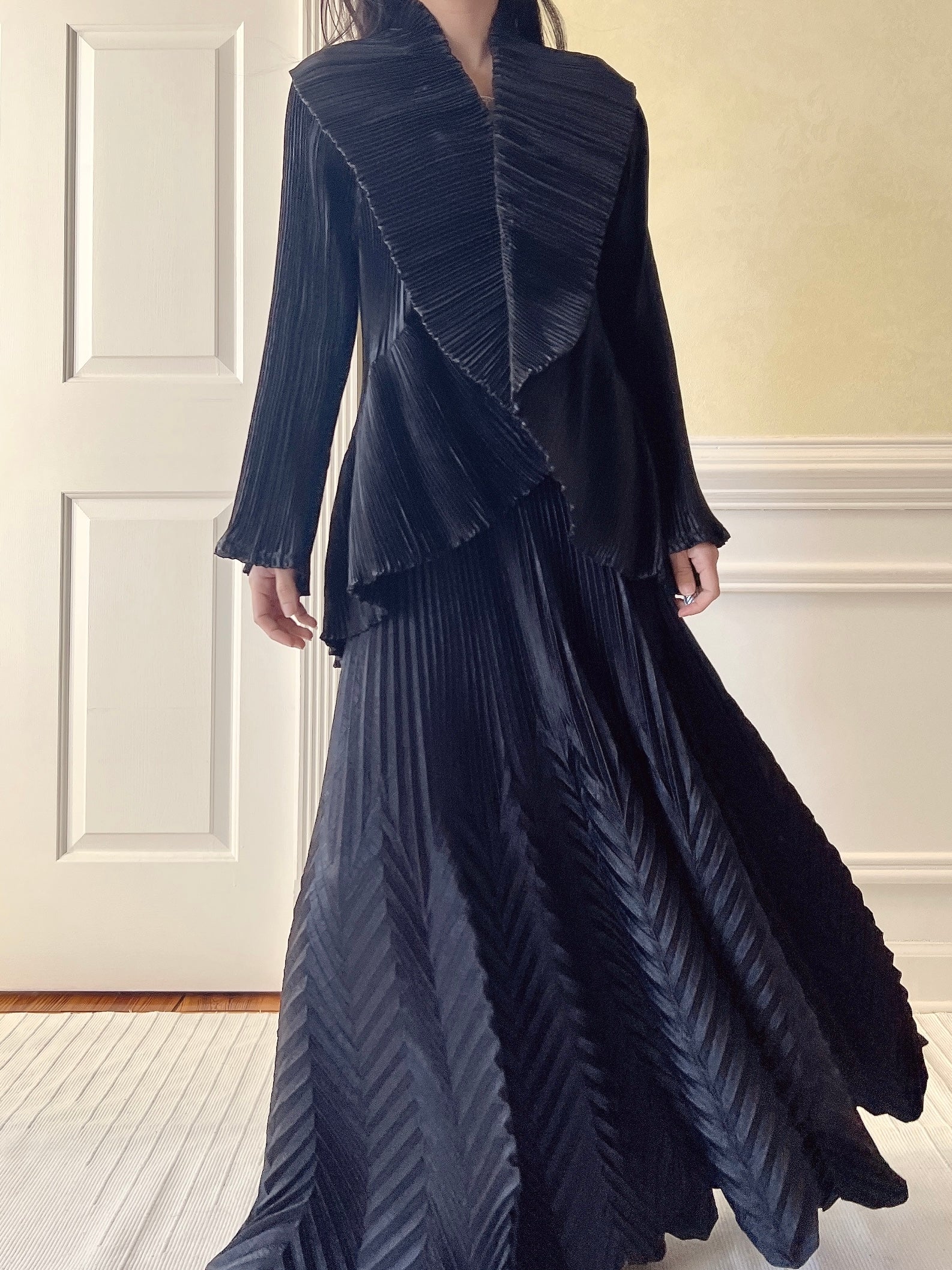 Vintage Black Ruffle Pleated Jacket - OSFM