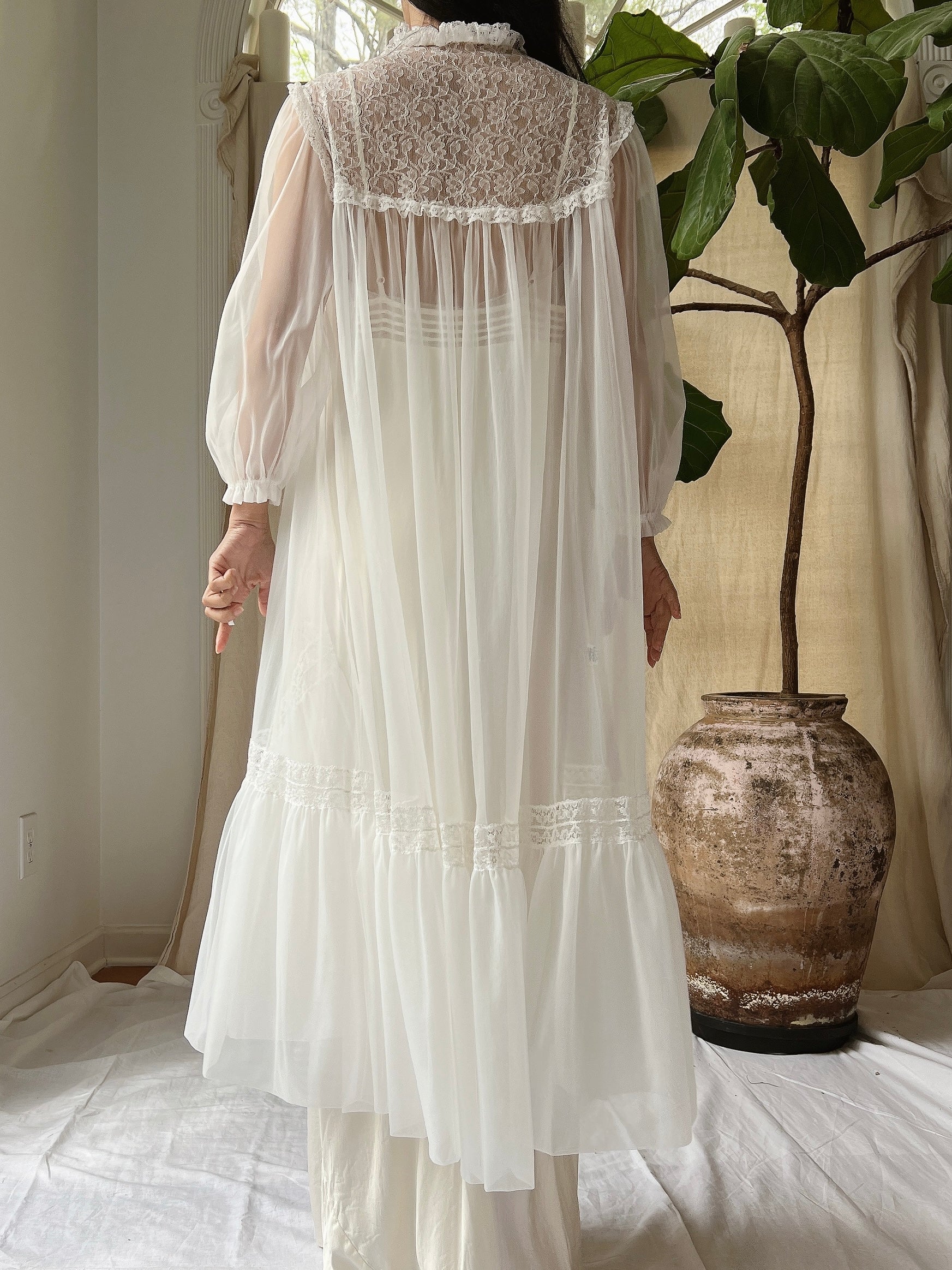 1960s Ivory Nylon Dressing Gown - OSFM