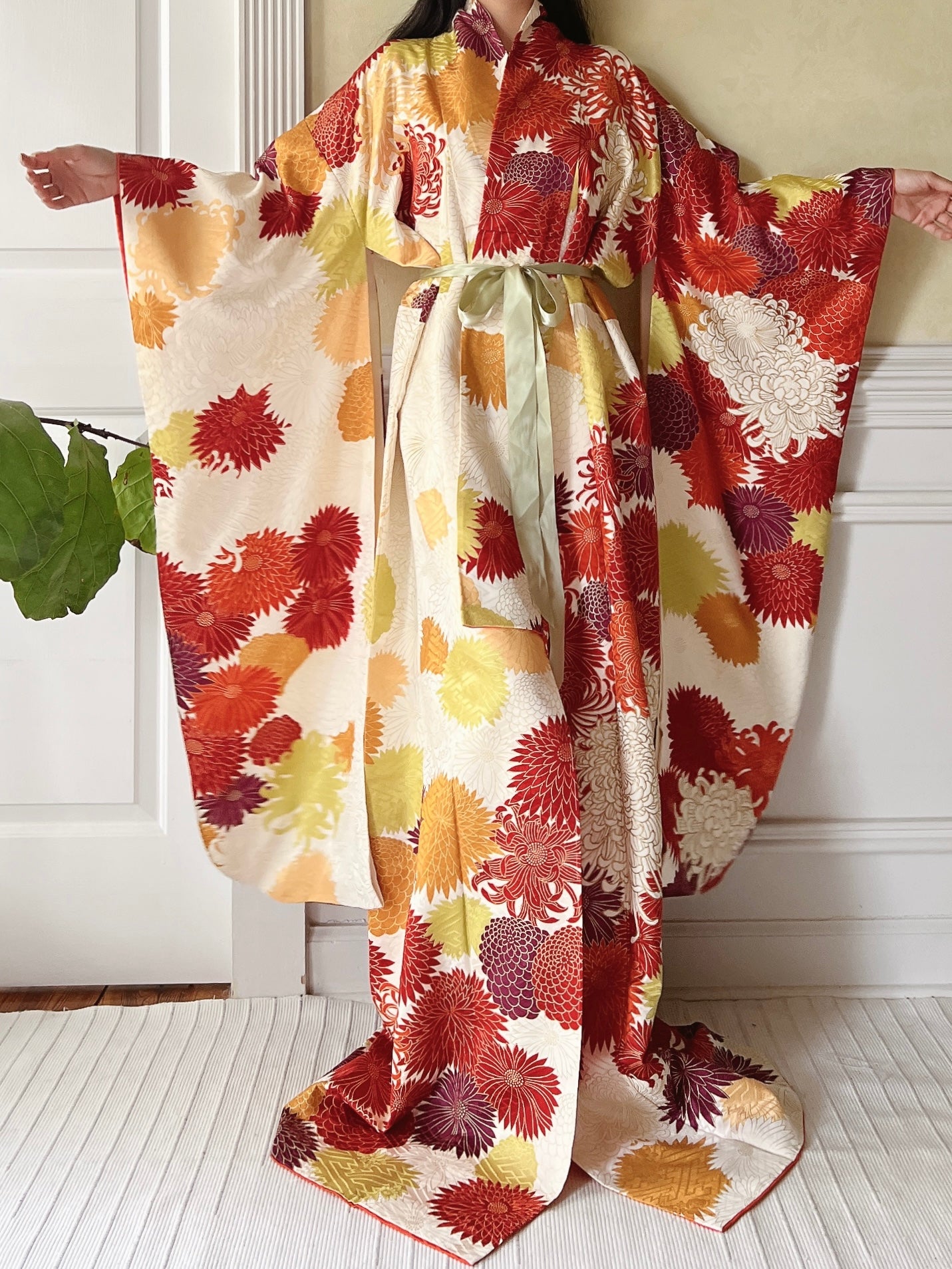 Vintage Silk Chrysanthemum Flowers Kimono - OSFM