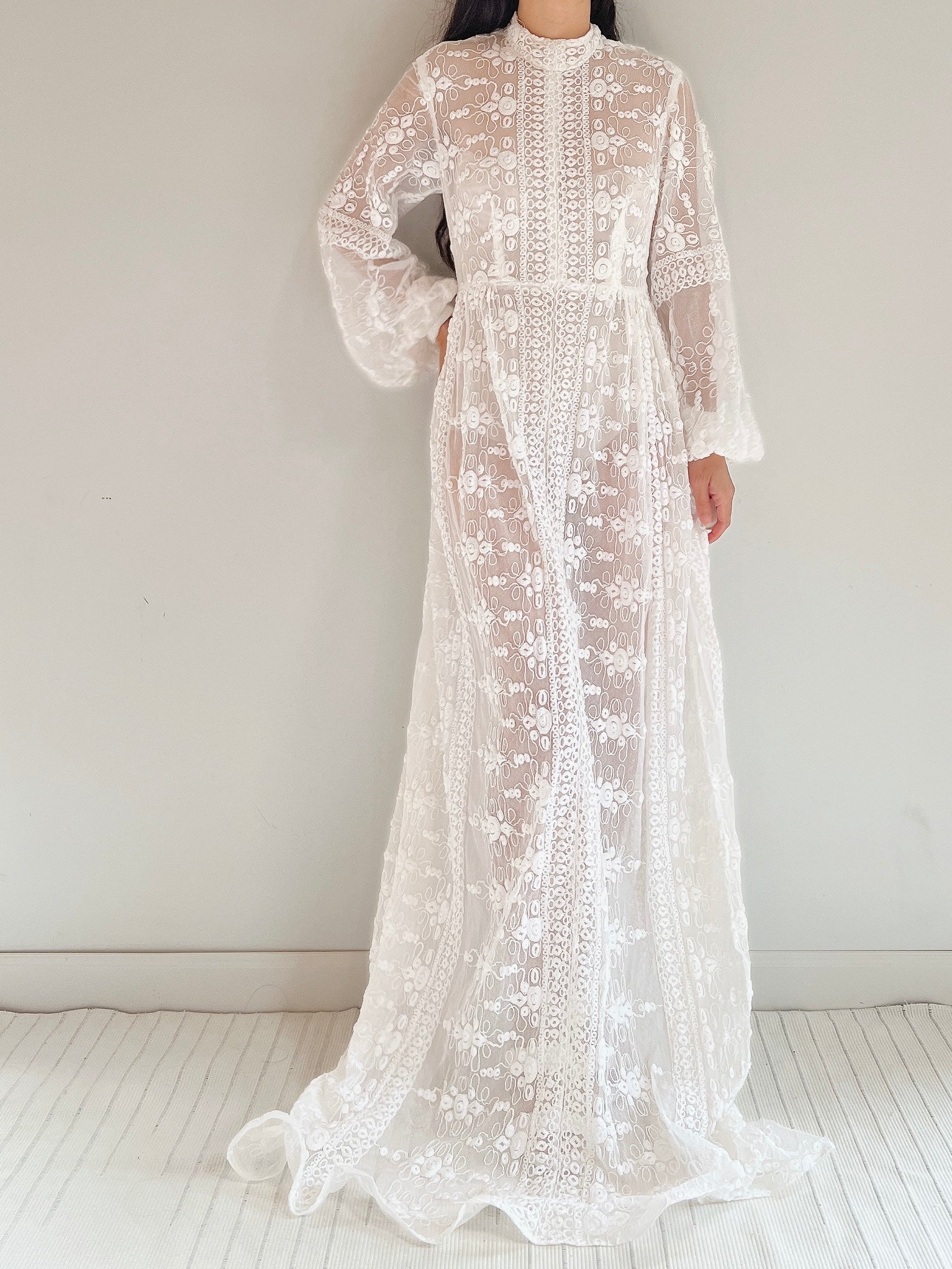 1970s High Neck Puff Sleeves Embroidered Dress - S/M