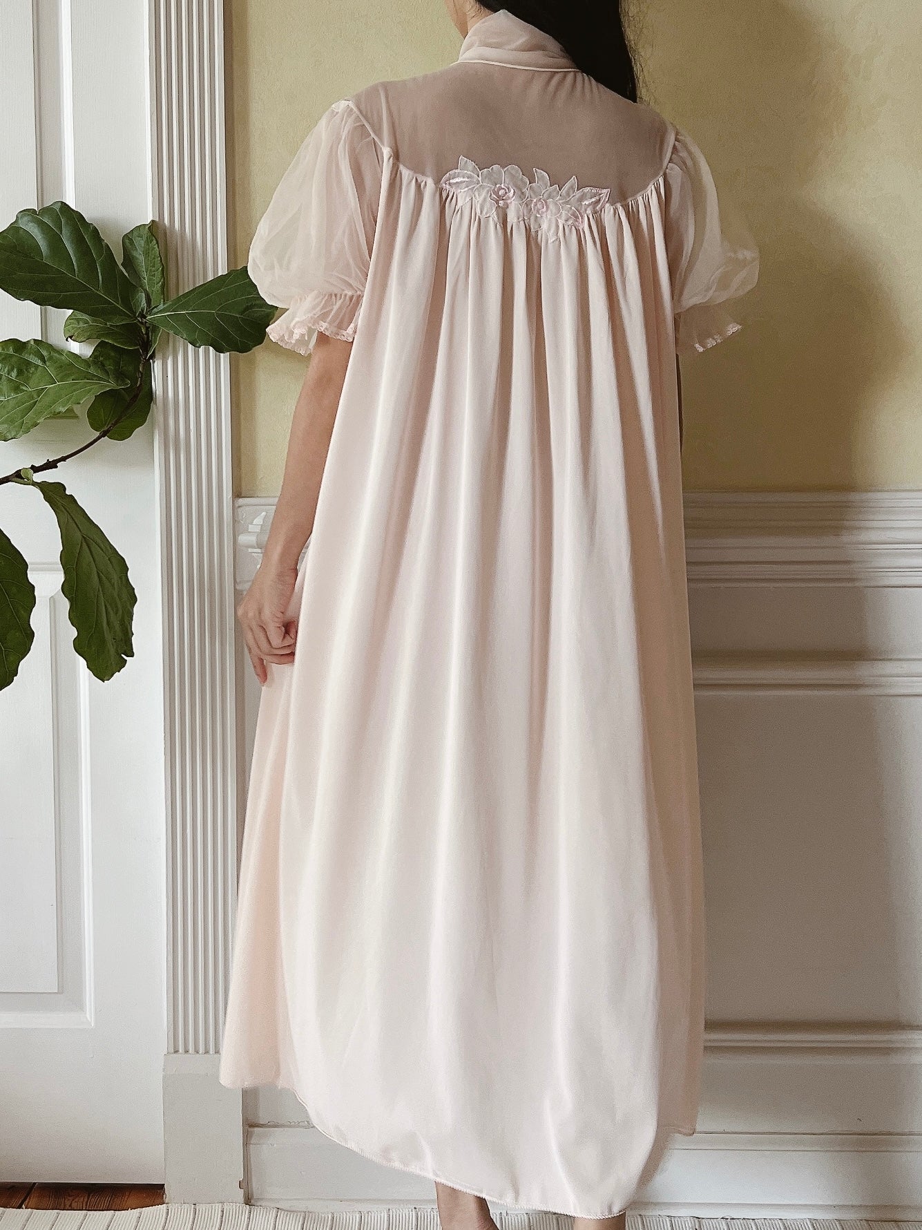 1960s Puff Sleeve Nylon Chiffon Dressing Gown - S/M