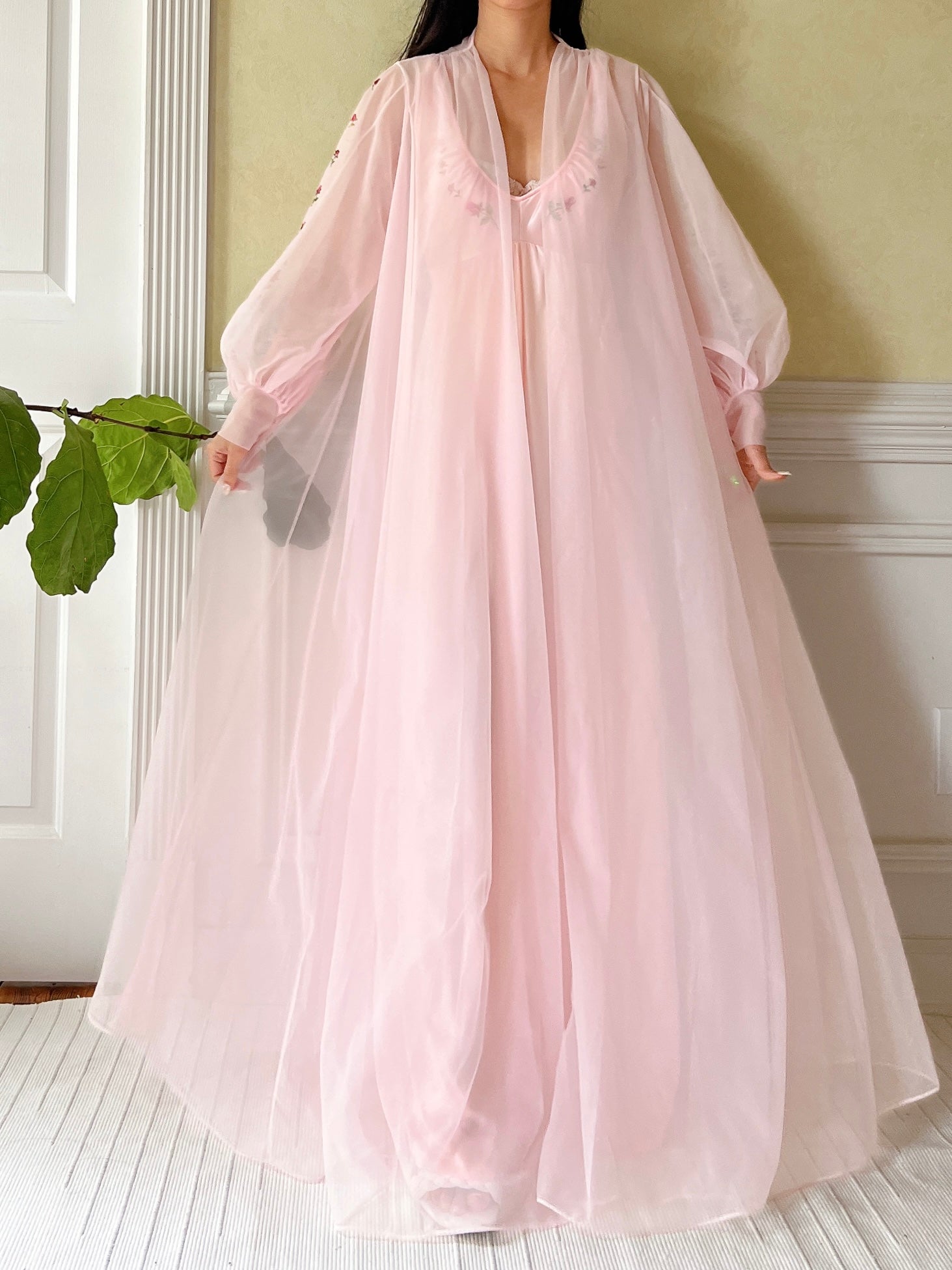 Vintage 2-Piece Nylon Peignoir Set  - M