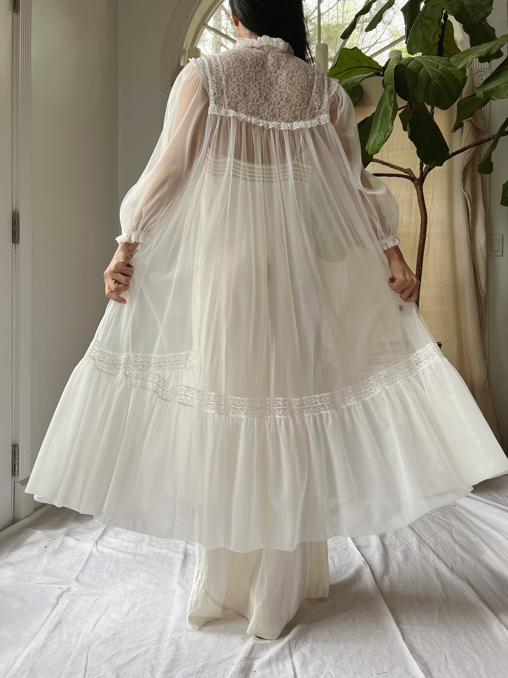 1960s Ivory Nylon Dressing Gown - OSFM