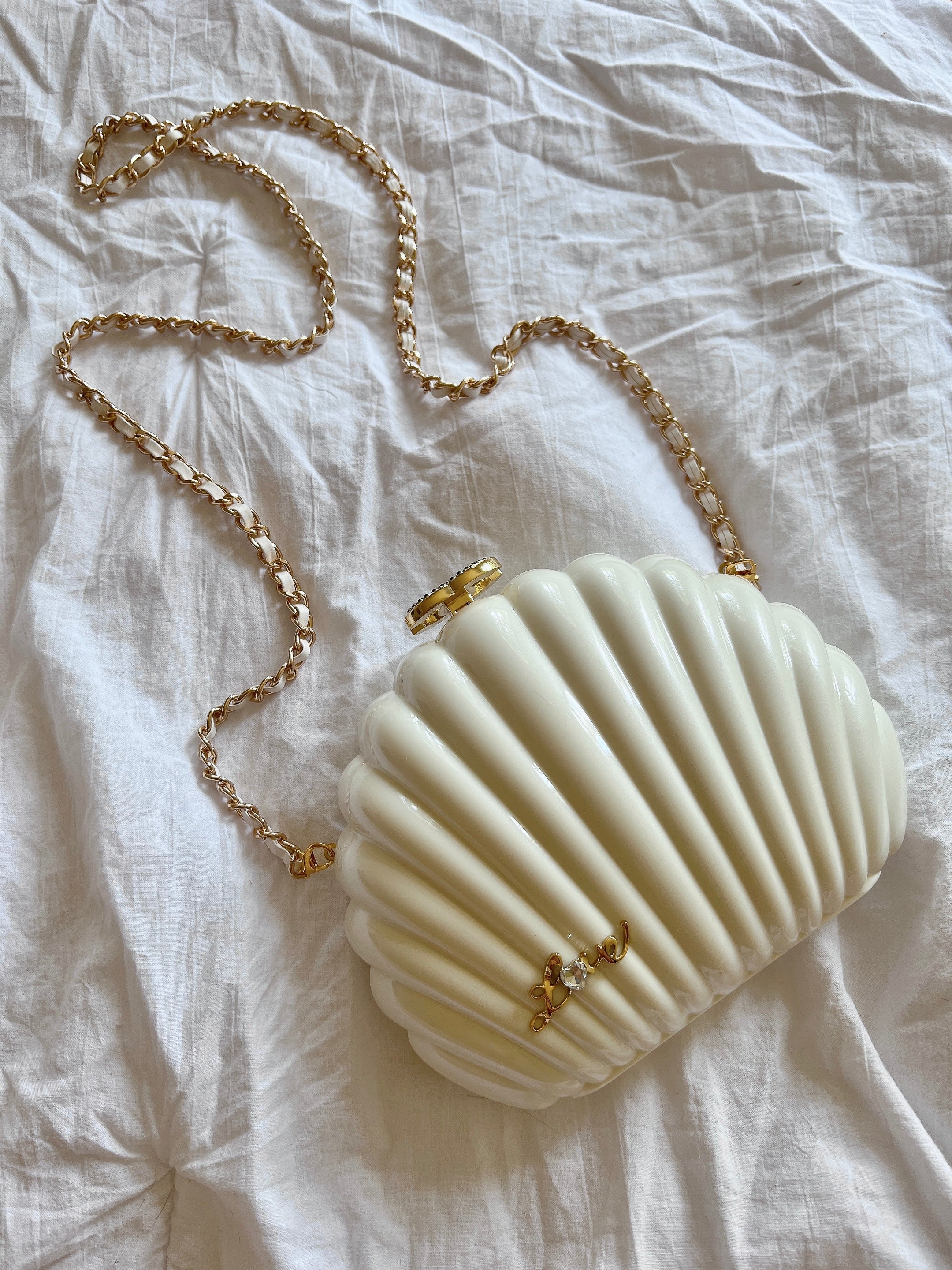 Chanel Shell VIP Gift Clutch 2016