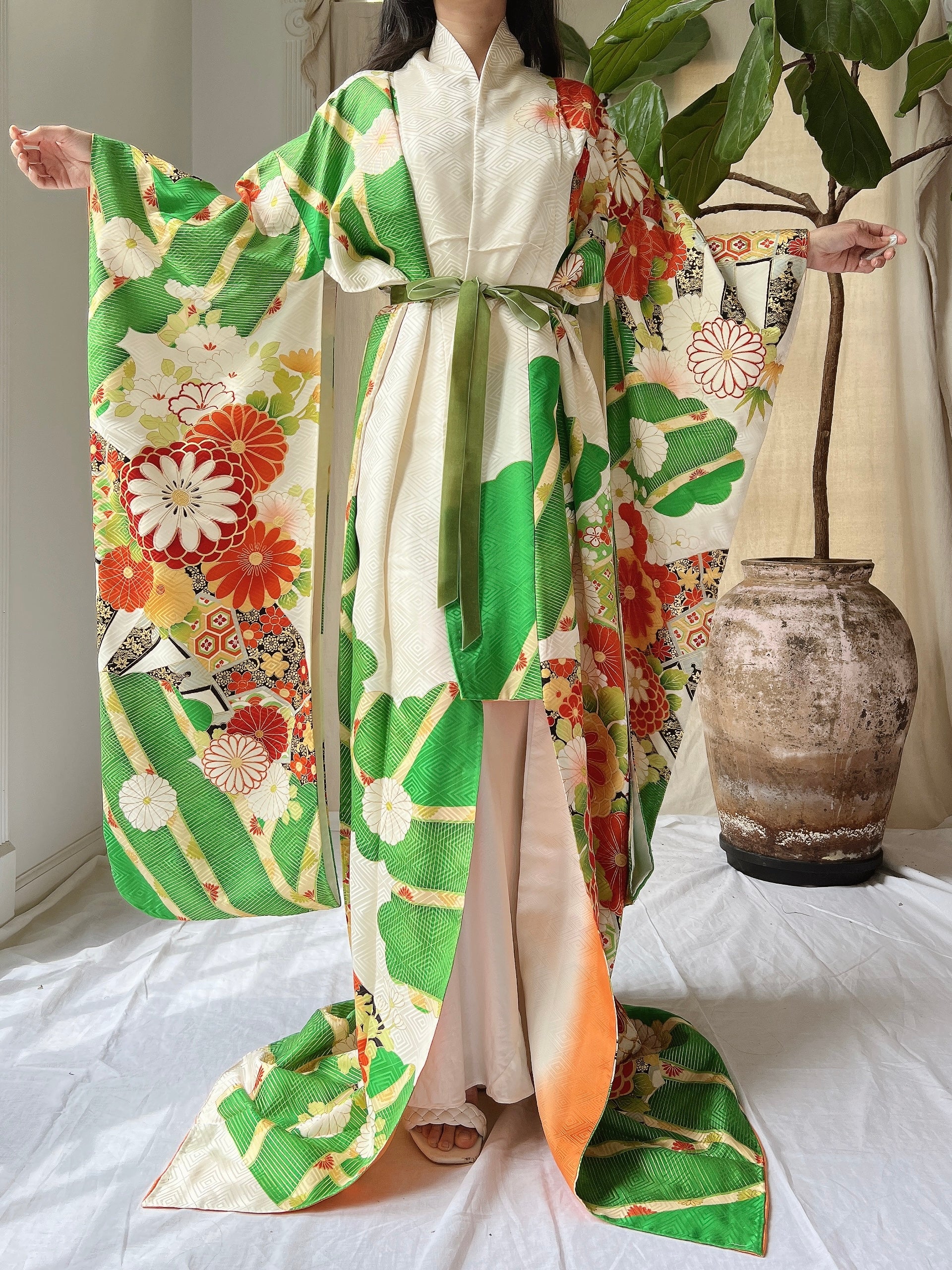 Vintage Silk Gold Painted Embroidered Kimono - OSFM