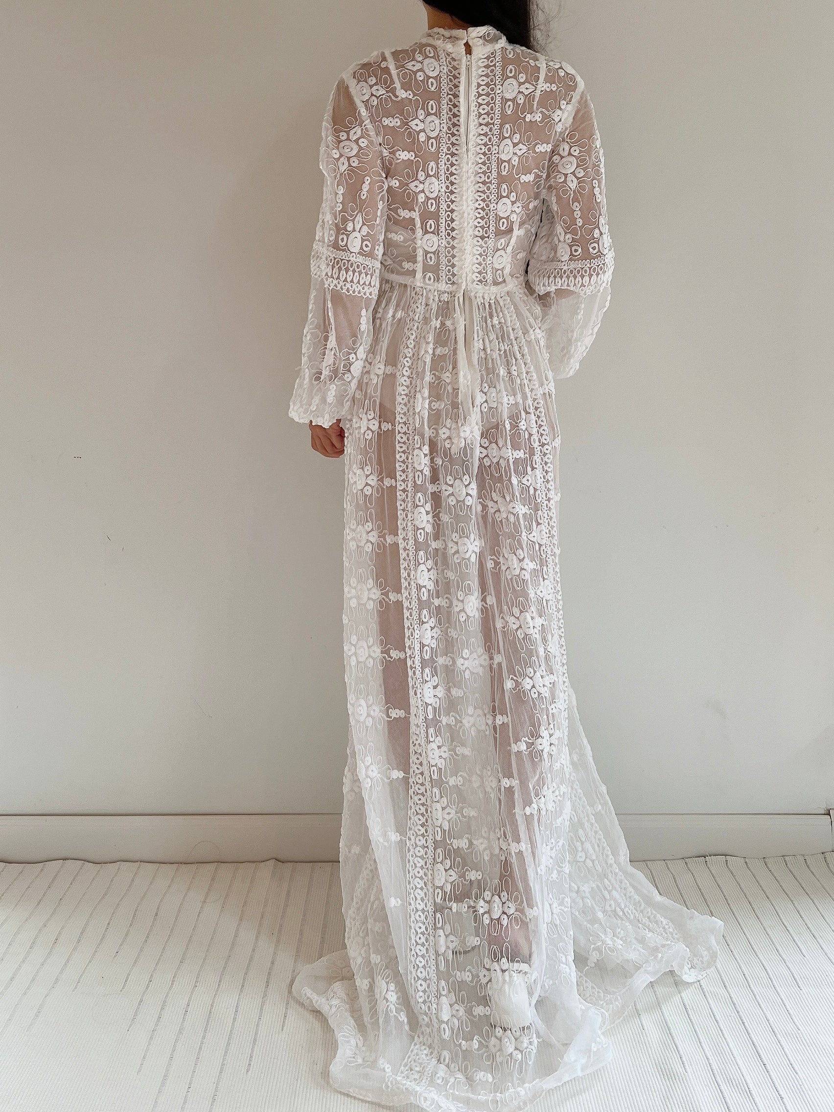 1970s High Neck Puff Sleeves Embroidered Dress - S/M