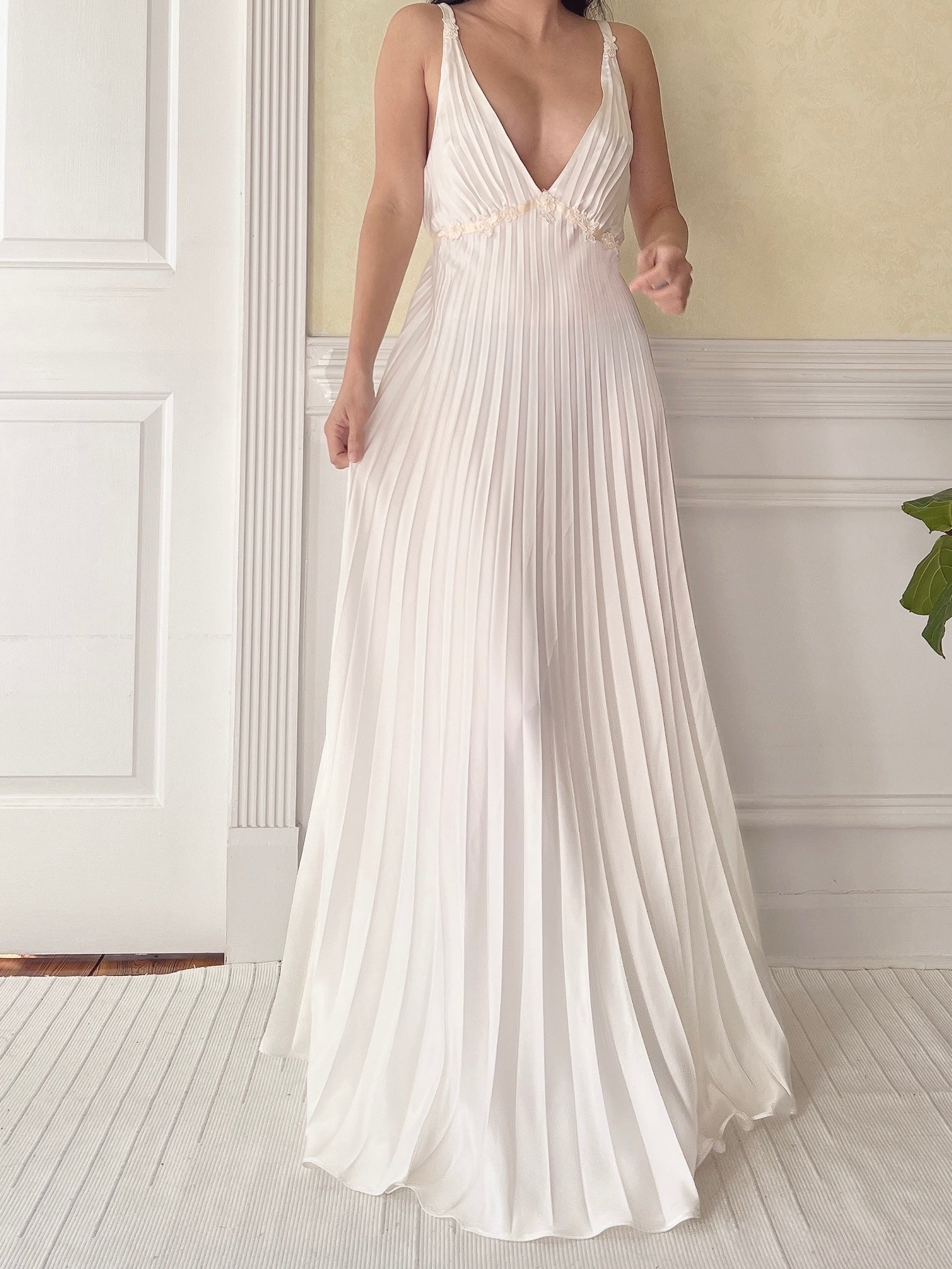 Vintage Pleated Ivory Satin Dress - M