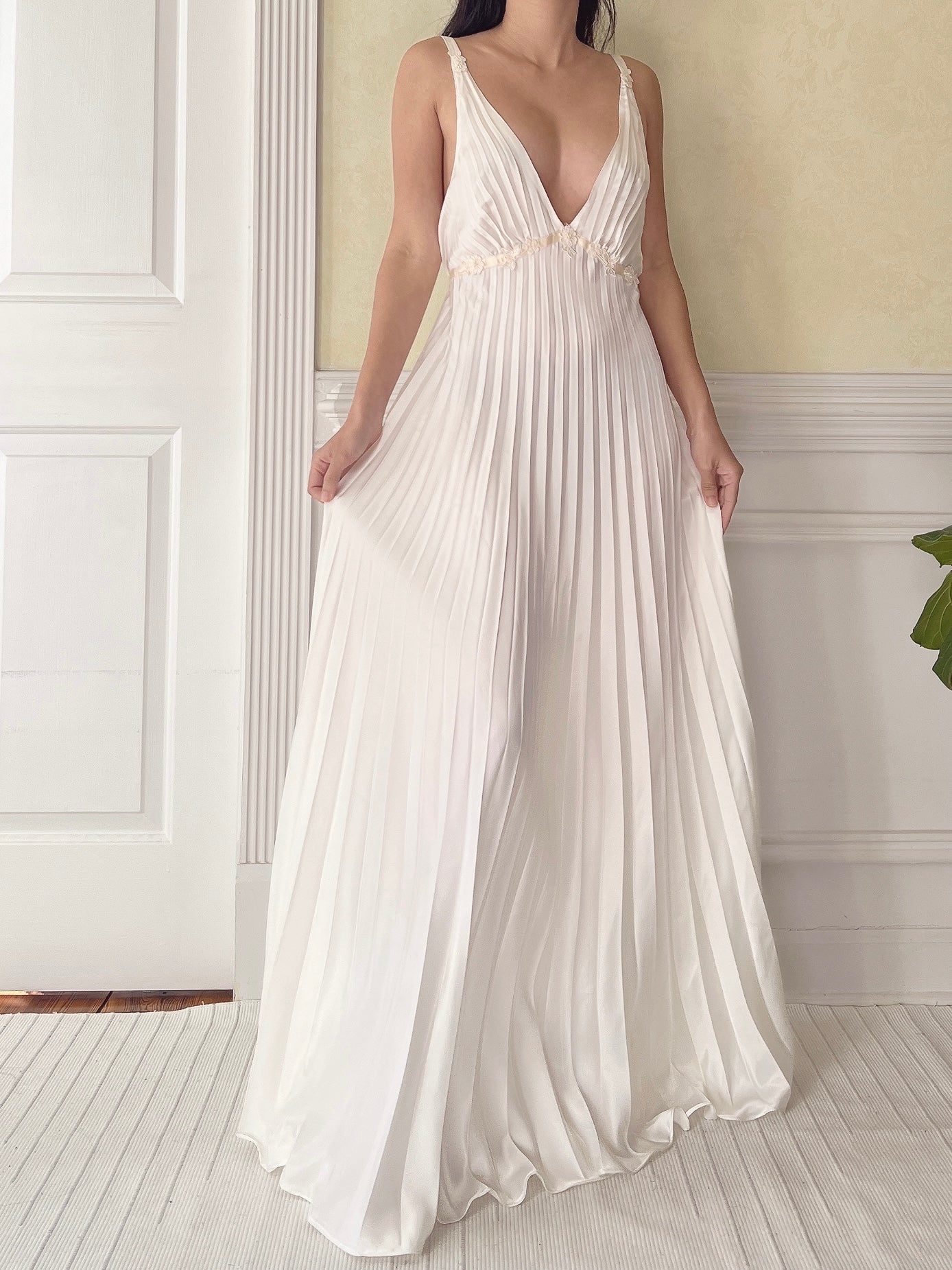 Vintage Pleated Ivory Satin Dress - M