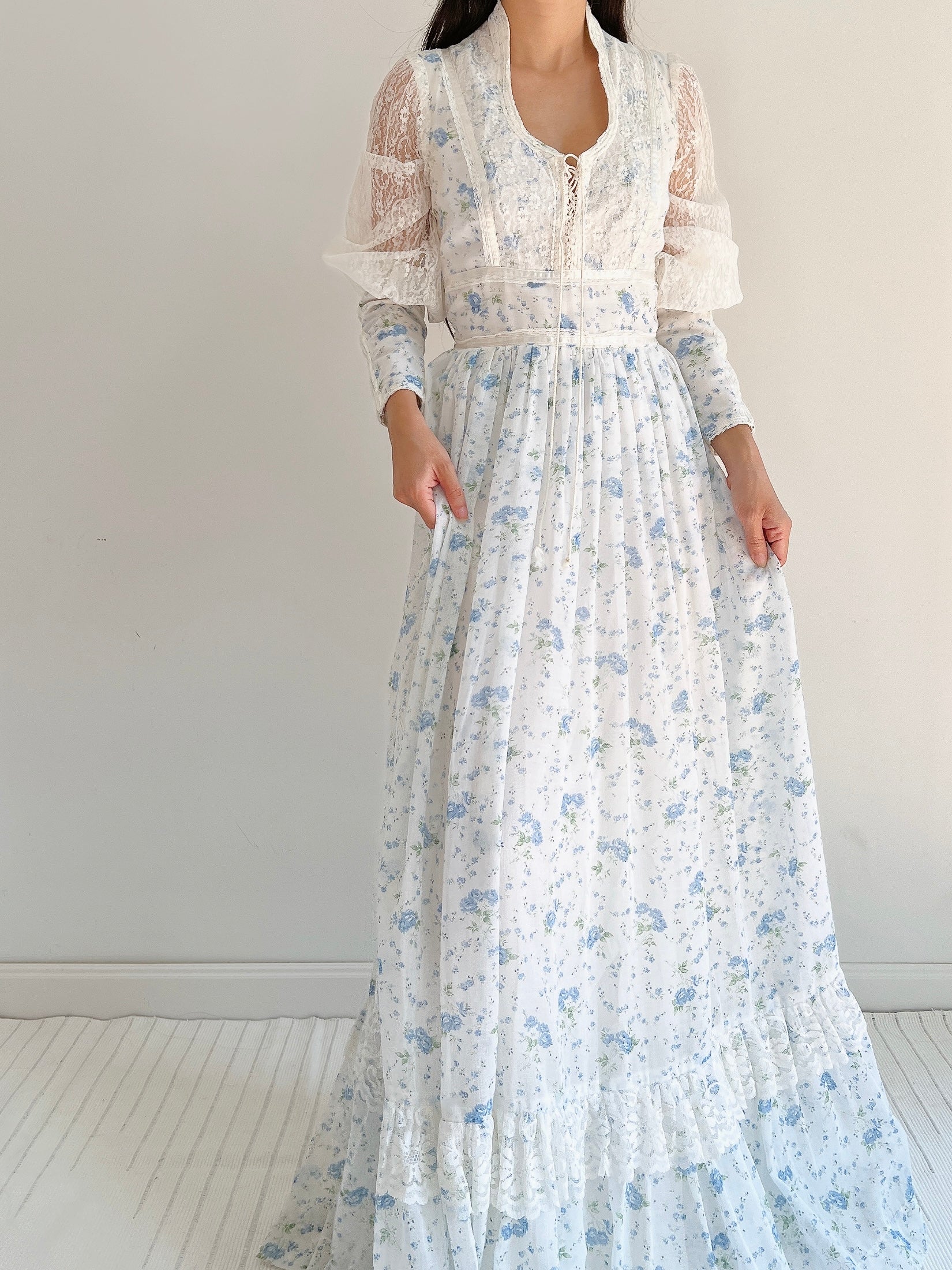 1970s Gunne Sax Puff Sleeves Cotton Dress - S-M
