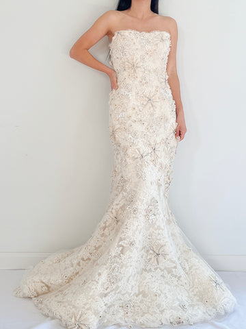 Monique Llhuilier 3D Lace Gown - S/4