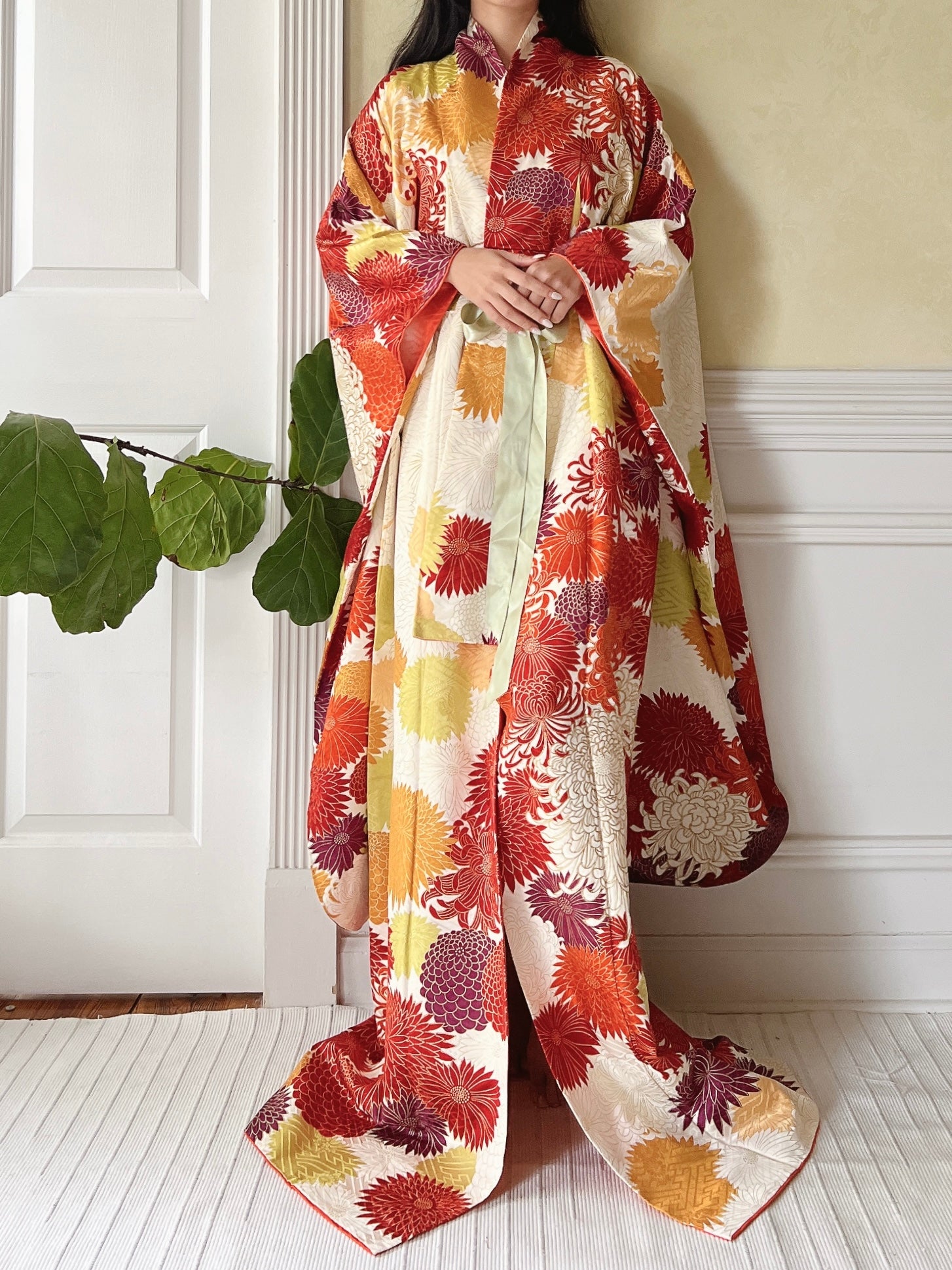 Vintage Silk Chrysanthemum Flowers Kimono - OSFM