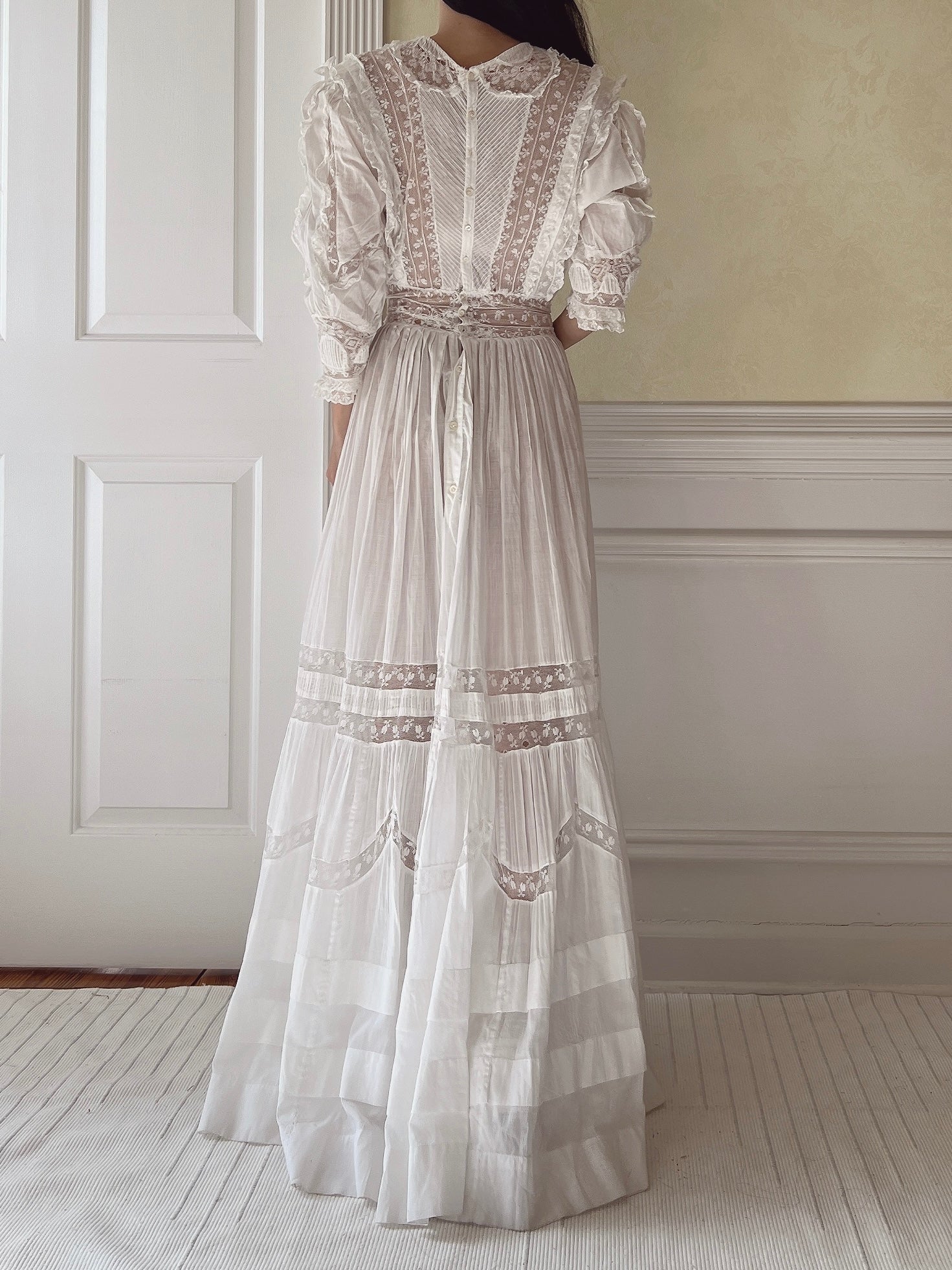 Antique Cotton and Lace Gown - S