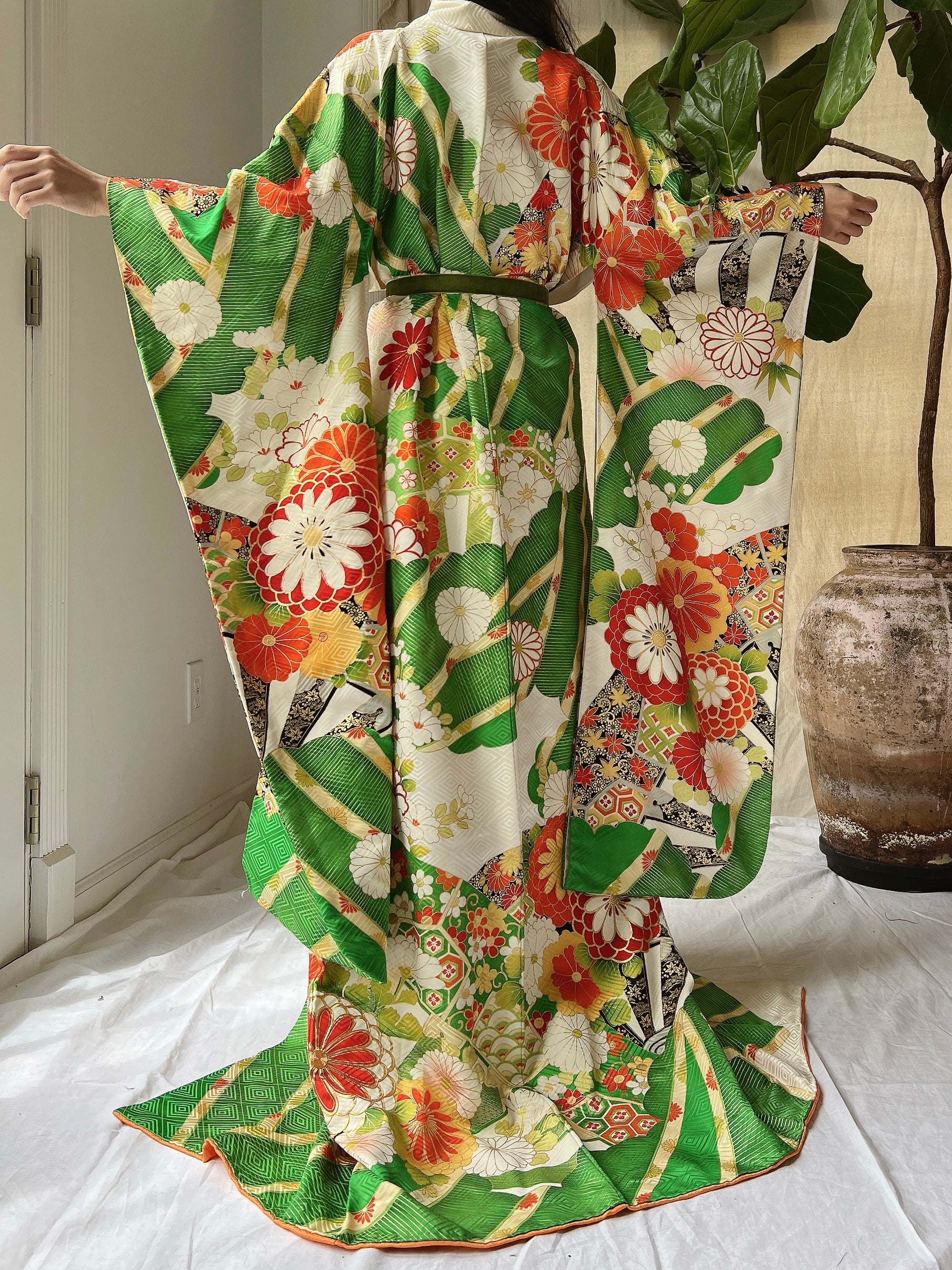 Vintage Silk Gold Painted Embroidered Kimono - OSFM