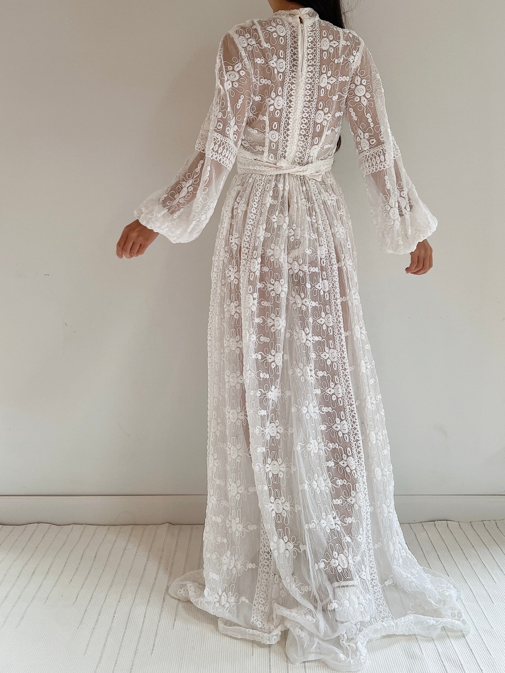 1970s High Neck Puff Sleeves Embroidered Dress - S/M