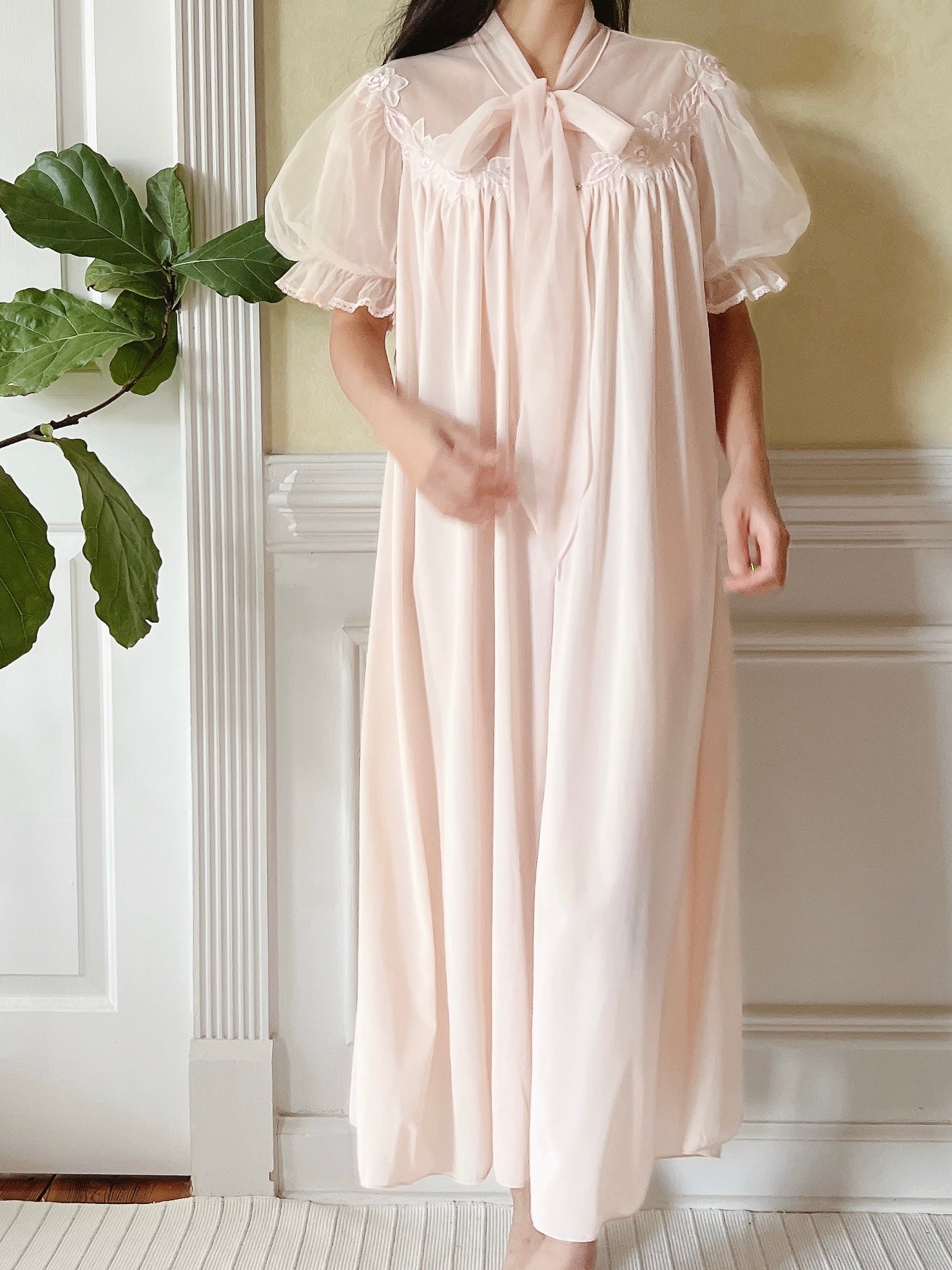 1960s Puff Sleeve Nylon Chiffon Dressing Gown - S/M