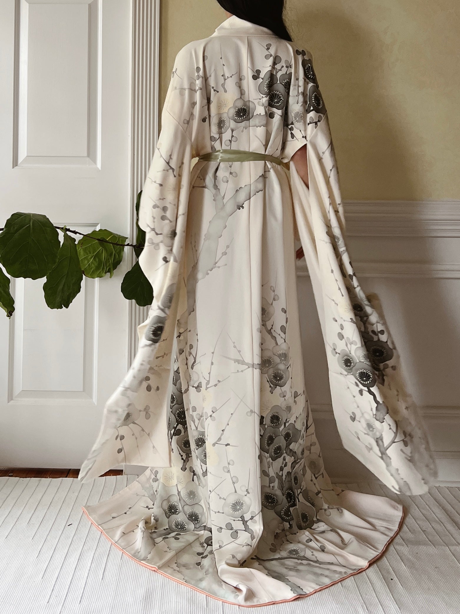 Vintage Ivory Blossoms Silk Painted Kimono - OSFM