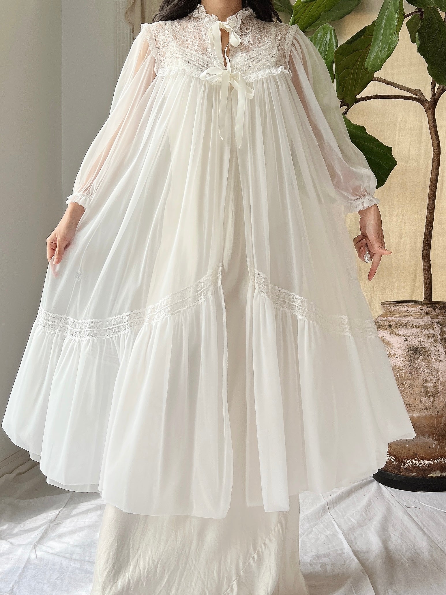 1960s Ivory Nylon Dressing Gown - OSFM