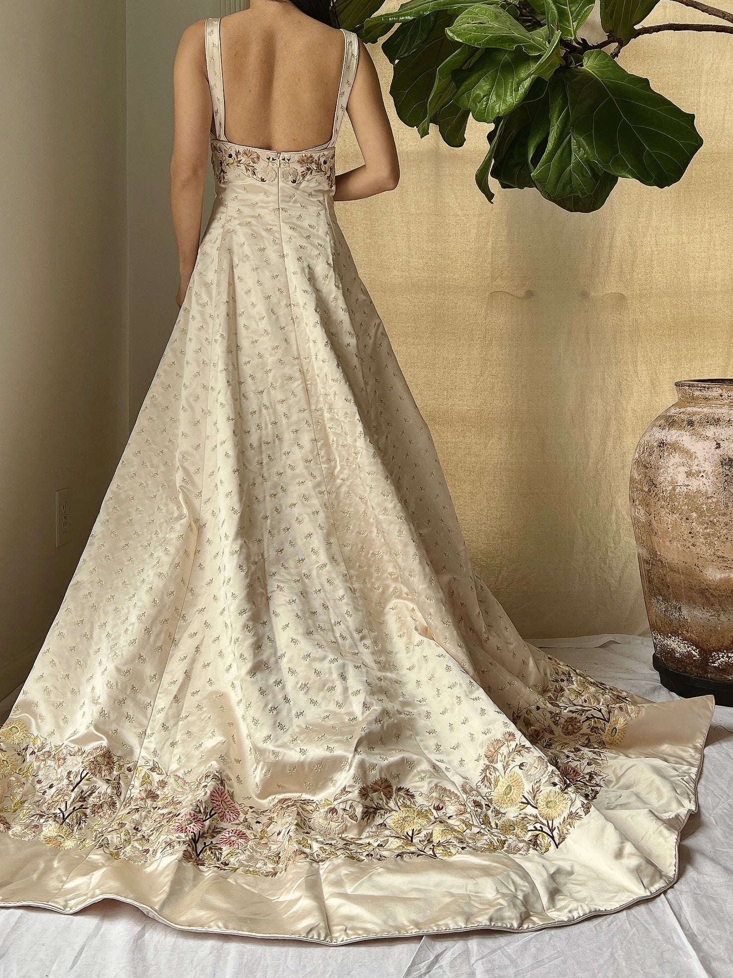 Vintage Eavis and Brown Silk Embroidered  Gown - L