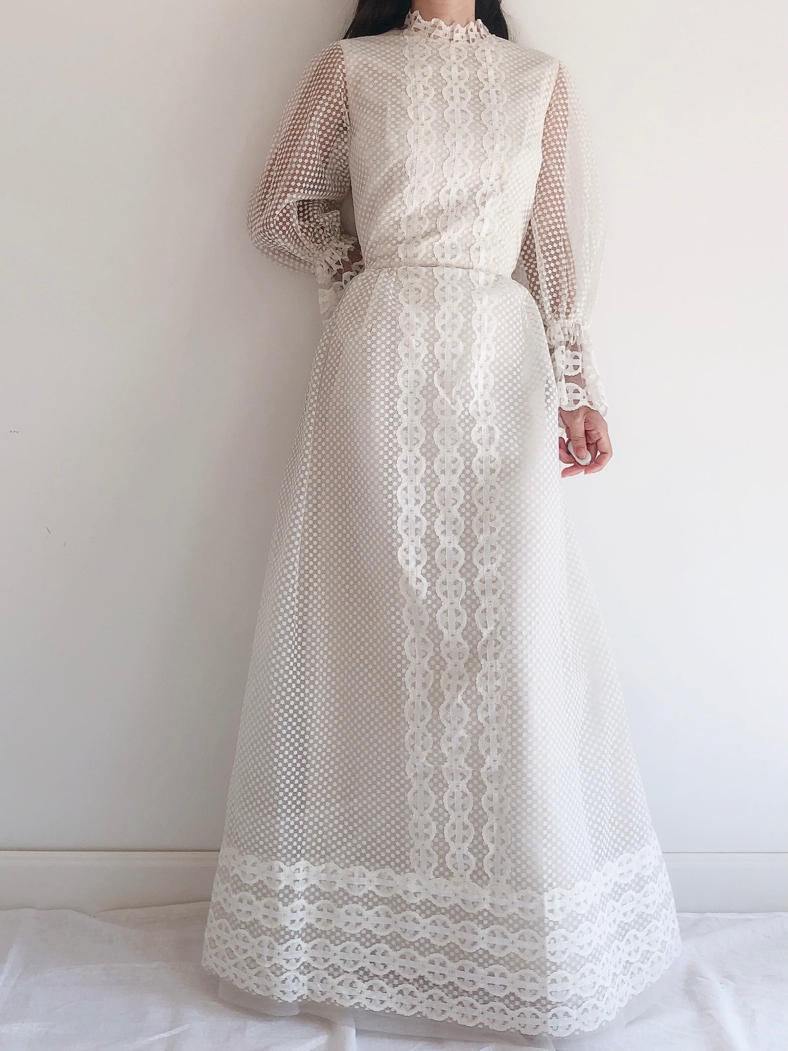 1960s Puff Sleeves Dotted Gown - S