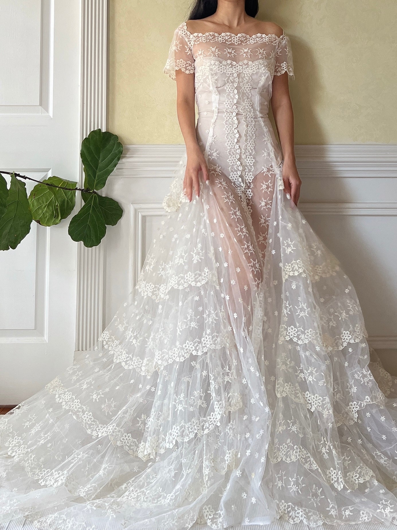 1950s Embroidered Tiered Tulle Gown - M