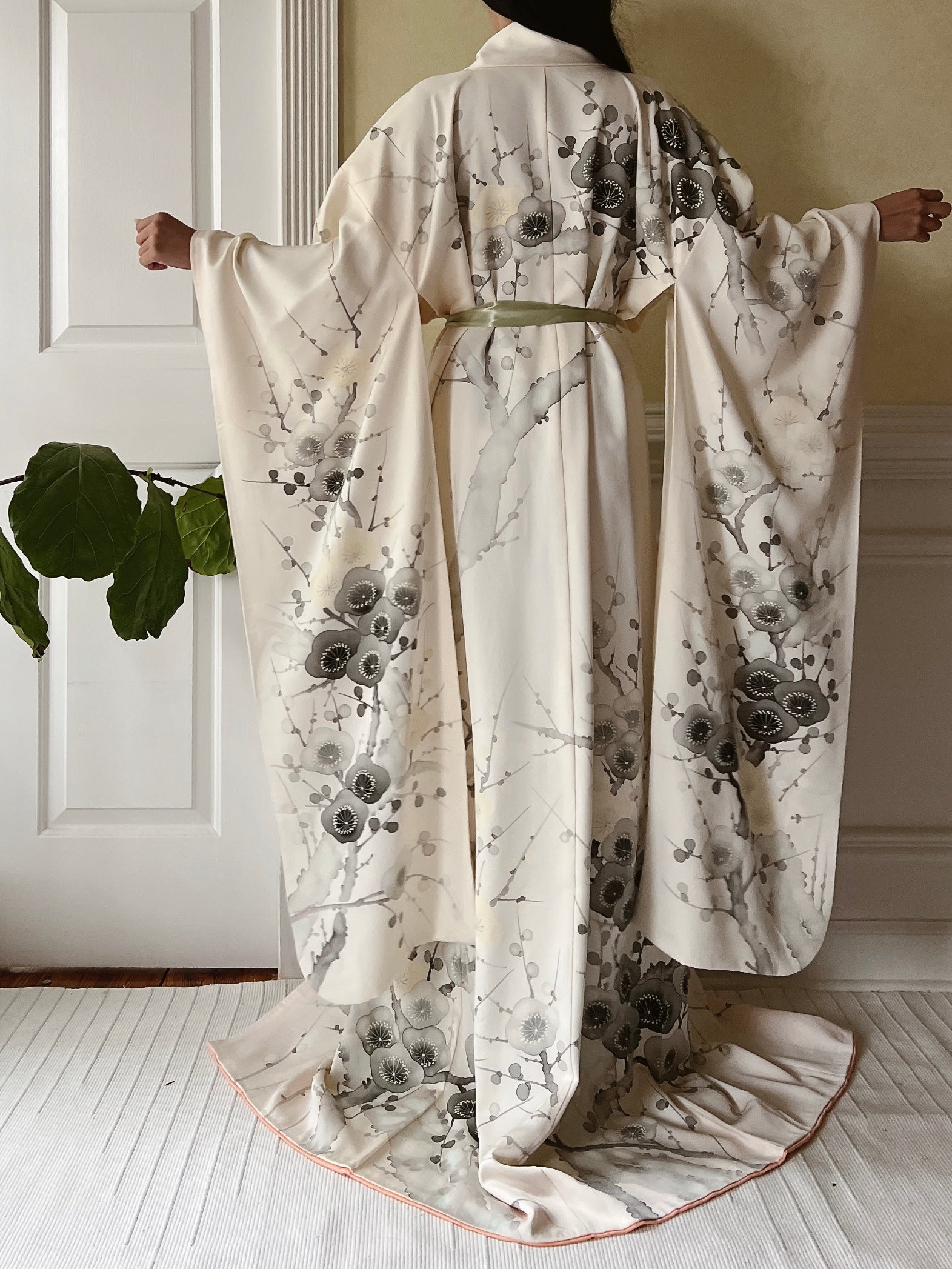 Vintage Ivory Blossoms Silk Painted Kimono - OSFM