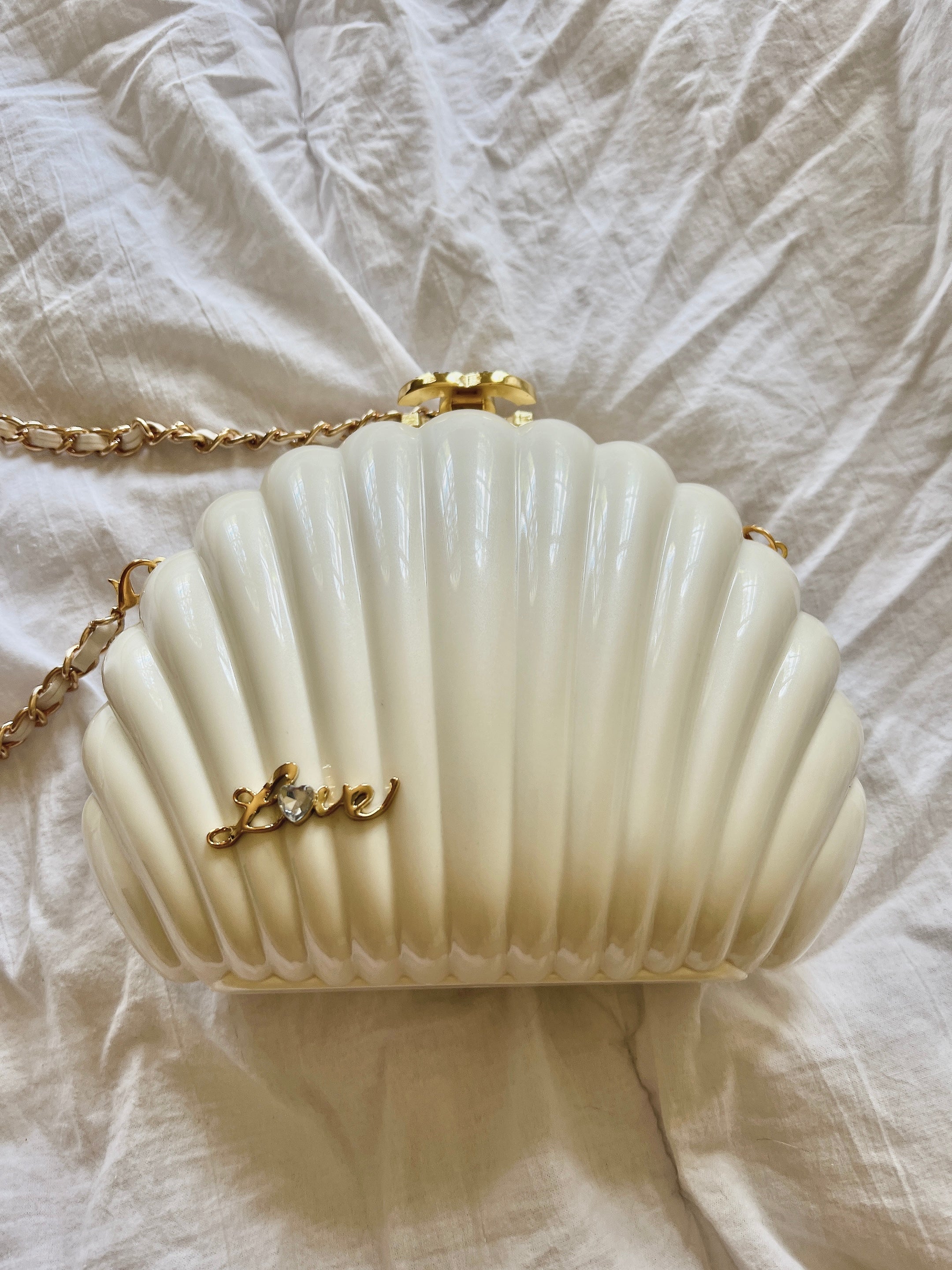 Chanel Shell VIP Gift Clutch 2016