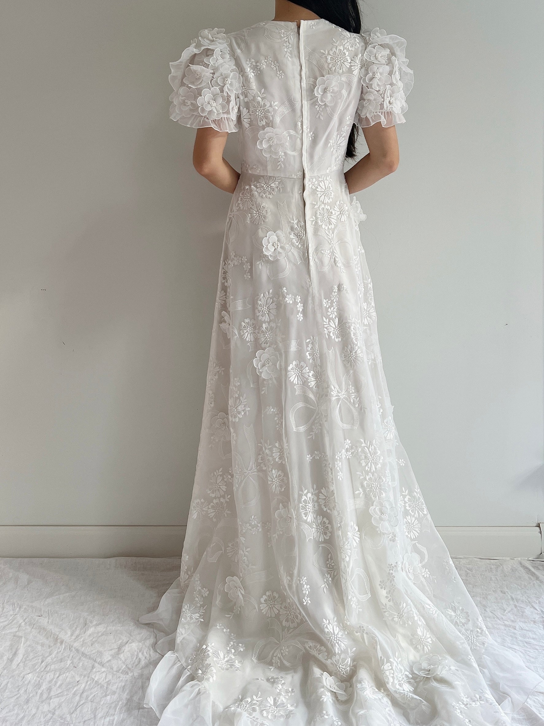 Vintage White 3D Floral Dress - S