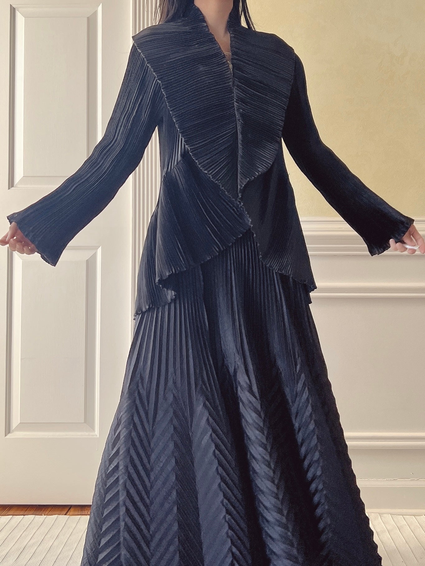 Vintage Black Ruffle Pleated Jacket - OSFM