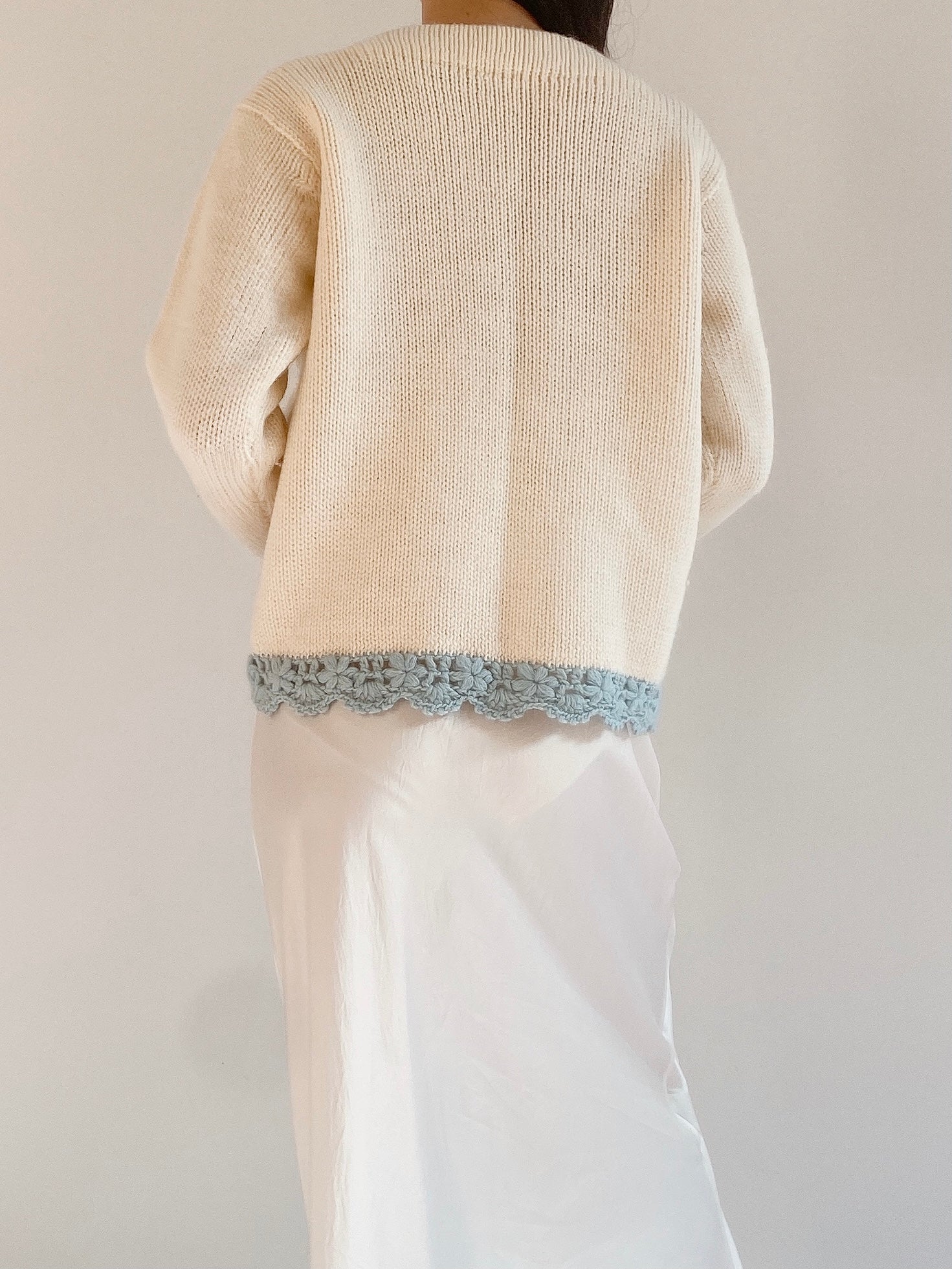Vintage Embroidered Floral Sweater - S