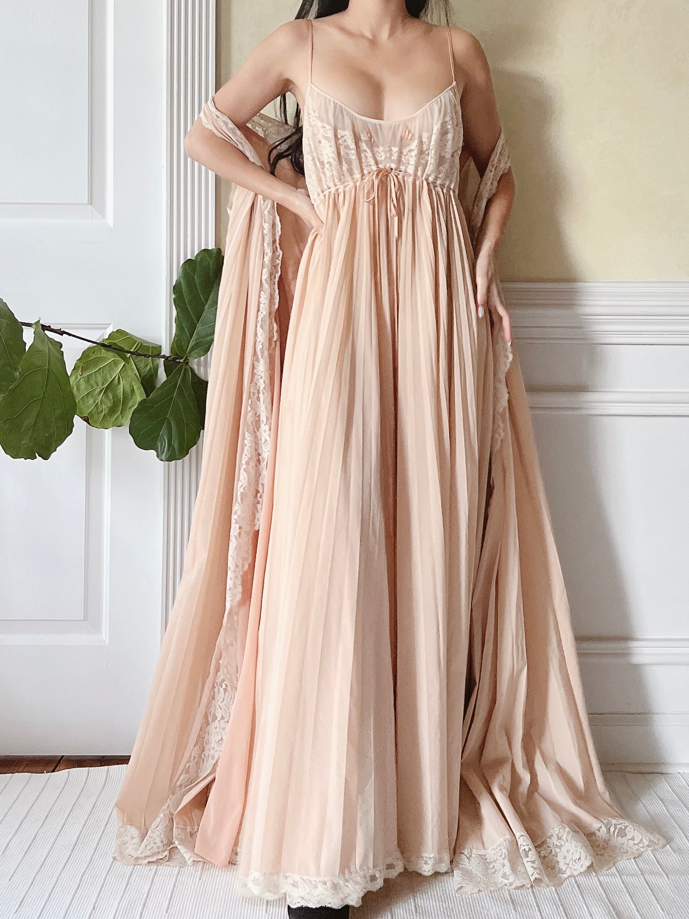 1950s Pink Beige Lucie Ann Dressing Gown and Slip - One Size
