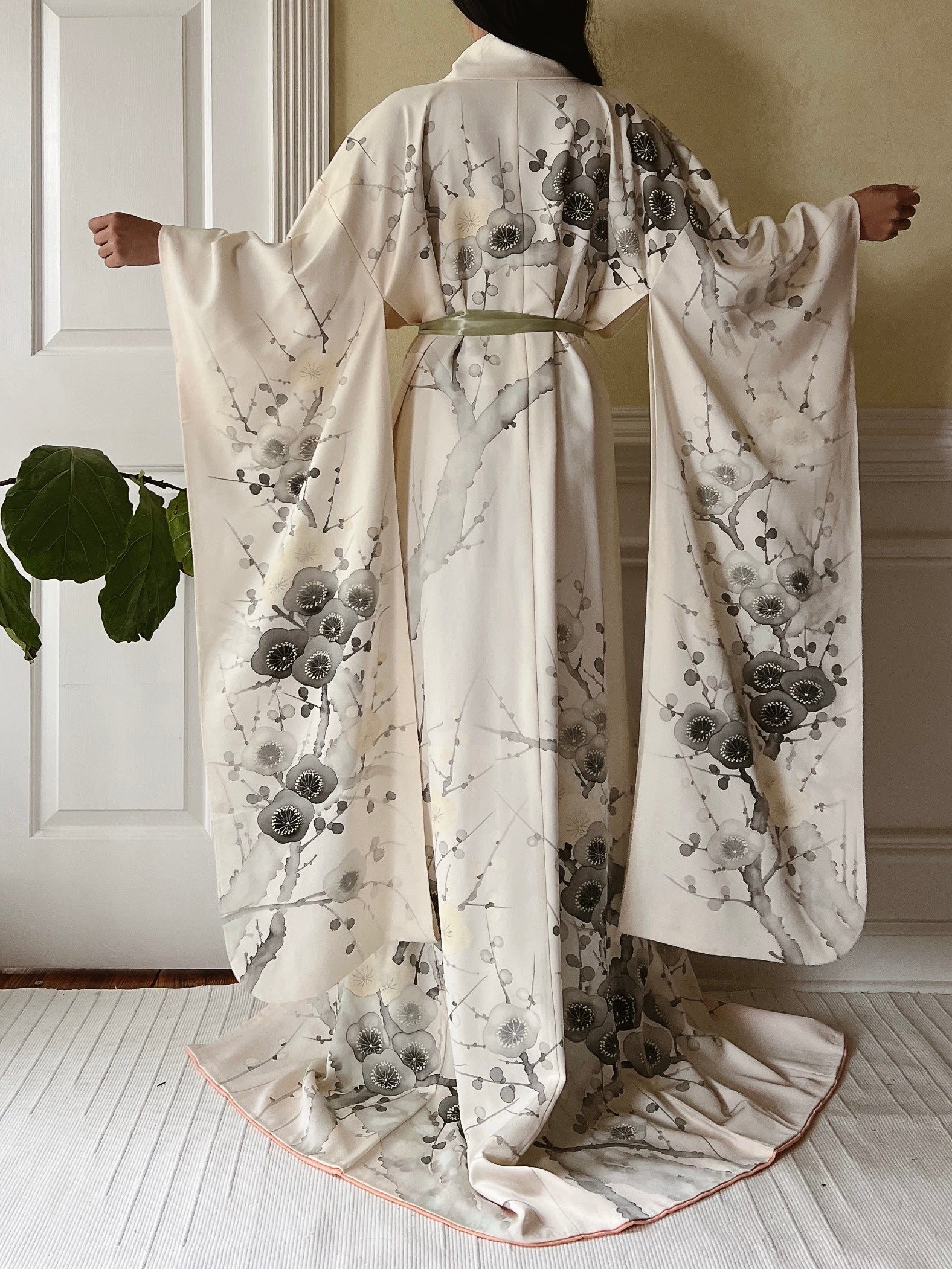 Vintage Ivory Blossoms Silk Painted Kimono - OSFM