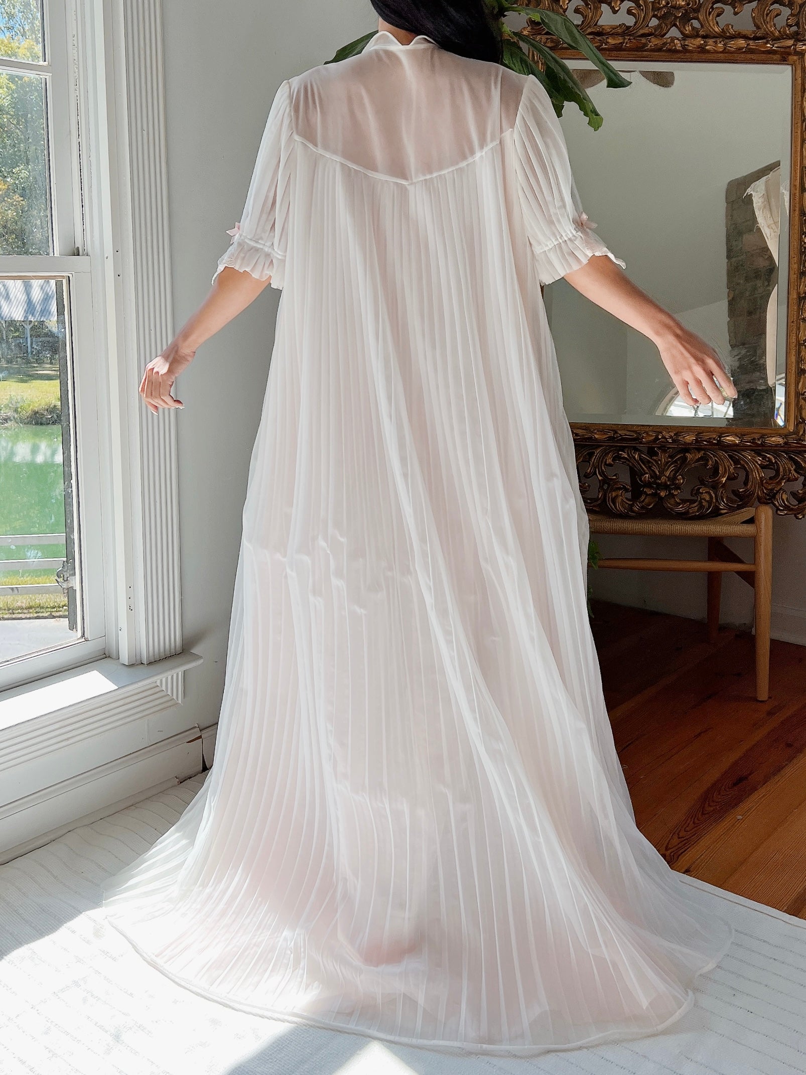 1960s Nylon Light Pink Pleated Dressing Gown - OSFM