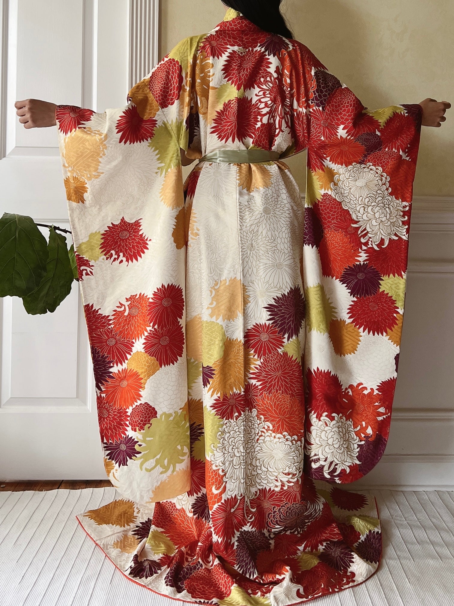 Vintage Silk Chrysanthemum Flowers Kimono - OSFM