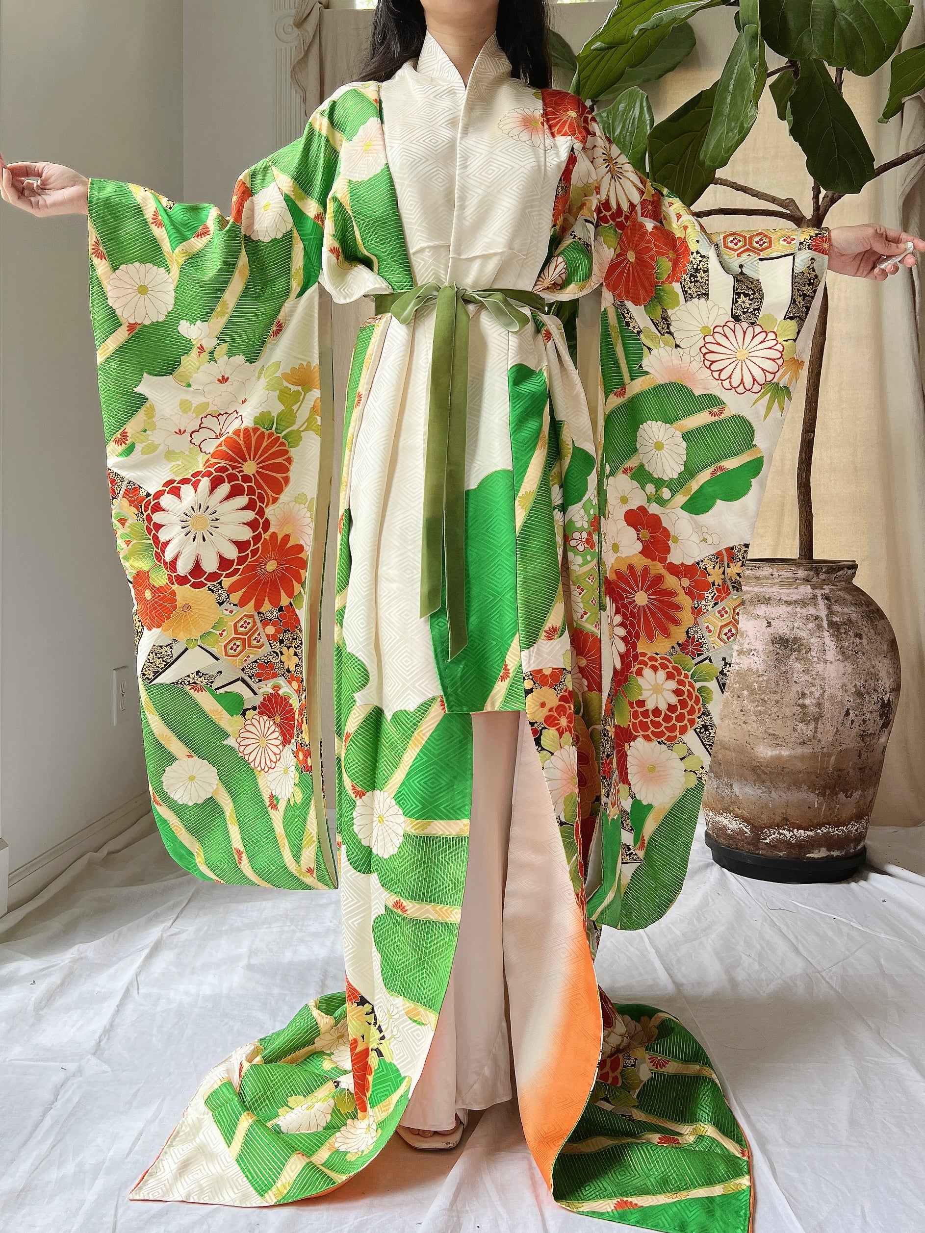 Vintage Silk Gold Painted Embroidered Kimono - OSFM