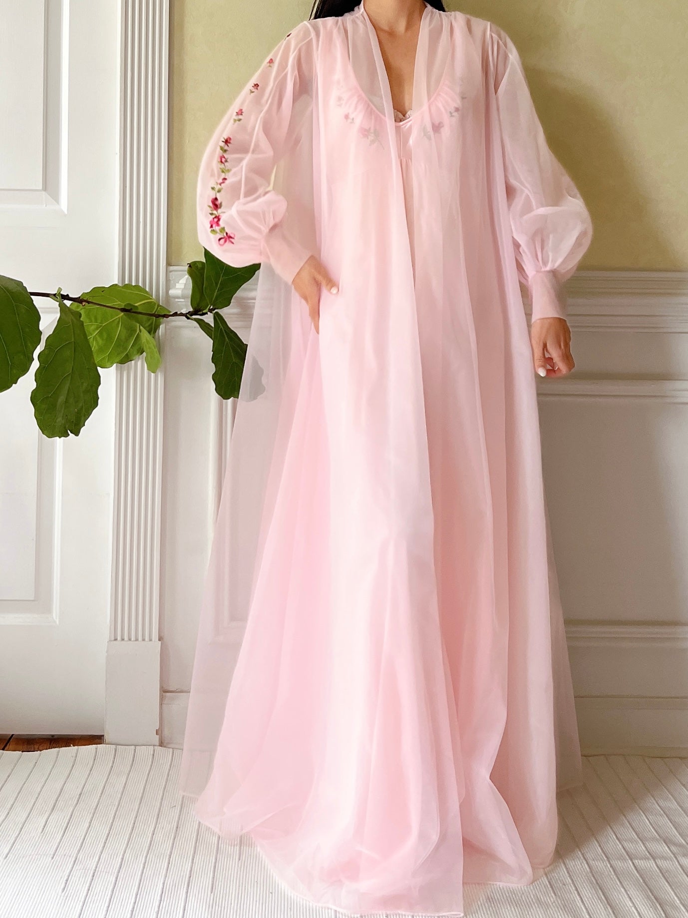 Vintage 2-Piece Nylon Peignoir Set  - M