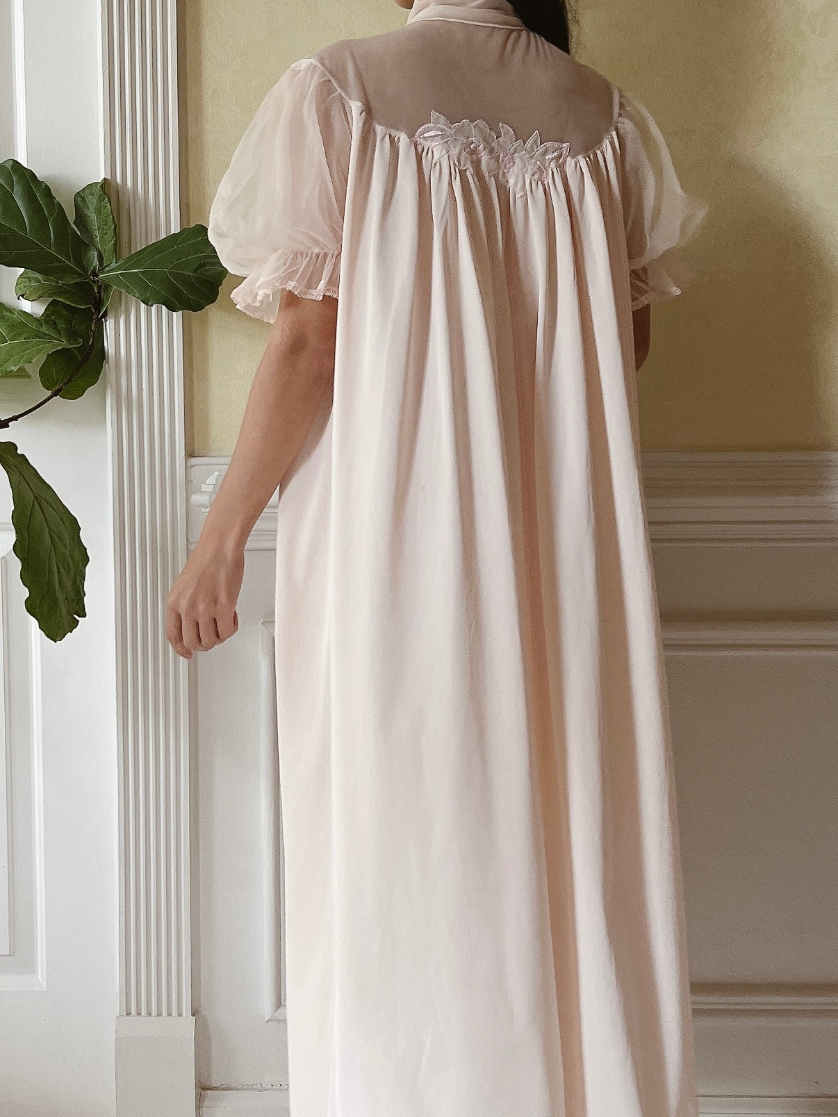 1960s Puff Sleeve Nylon Chiffon Dressing Gown - S/M